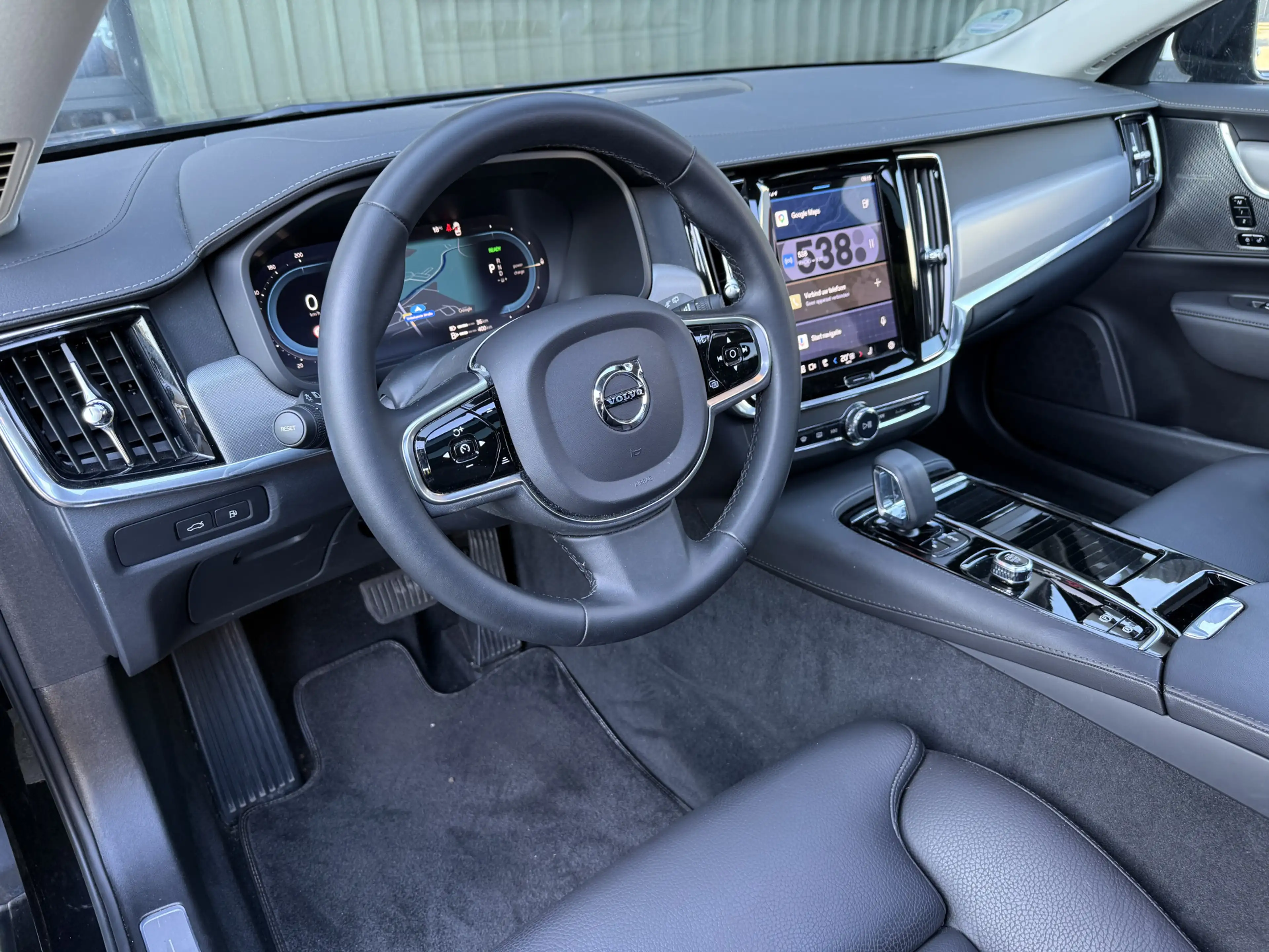 Volvo V90 2.0 T6 Plug-in hybrid AWD Plus Dark — photo 4
