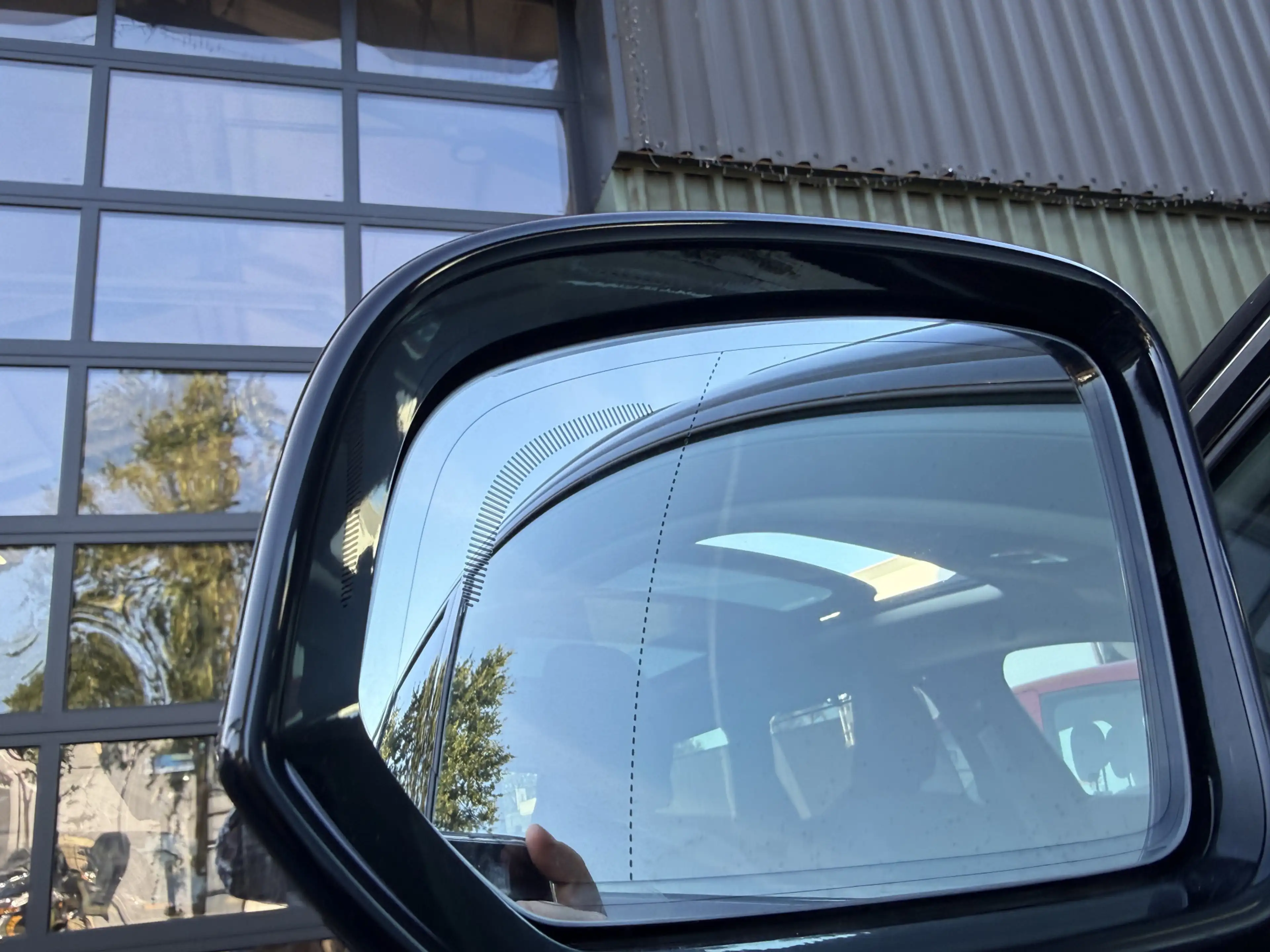 Volvo V90 2.0 T6 Plug-in hybrid AWD Plus Dark — photo 32