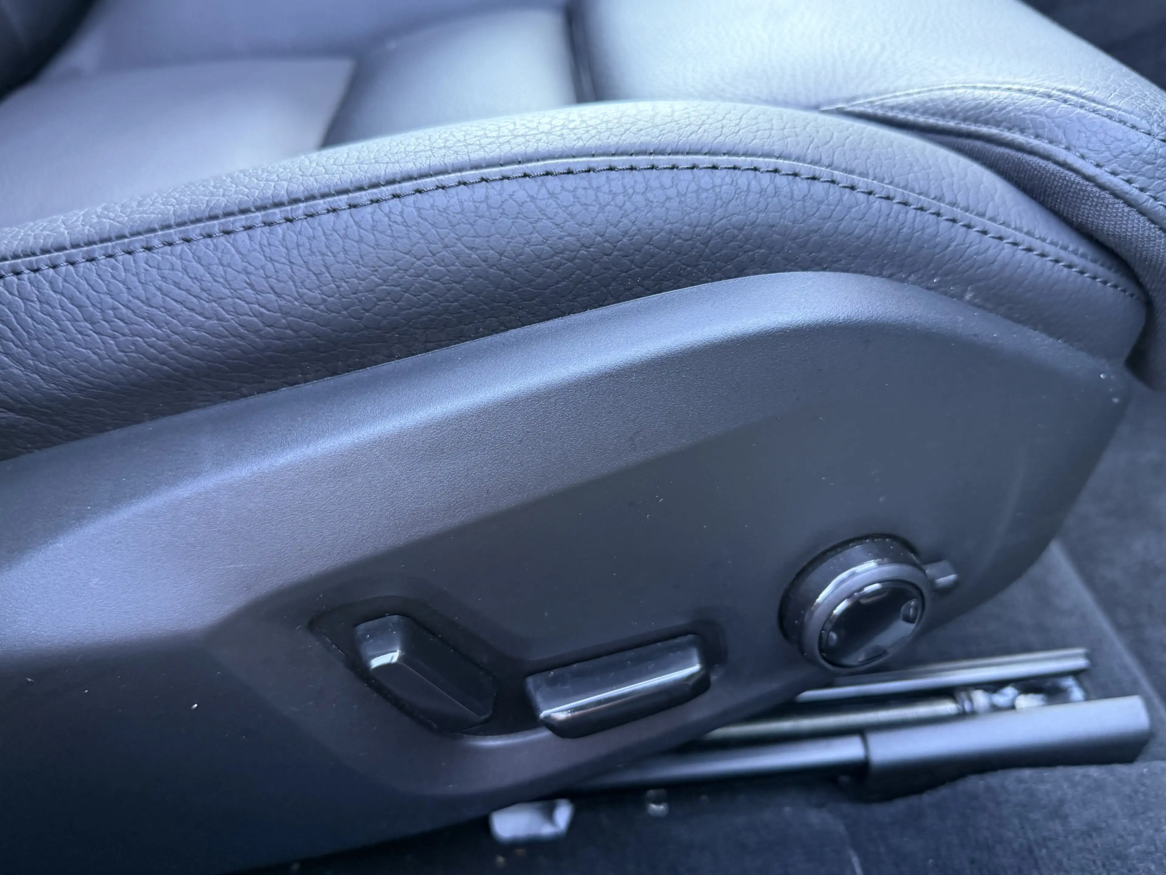 Volvo V90 2.0 T6 Plug-in hybrid AWD Plus Dark — photo 18