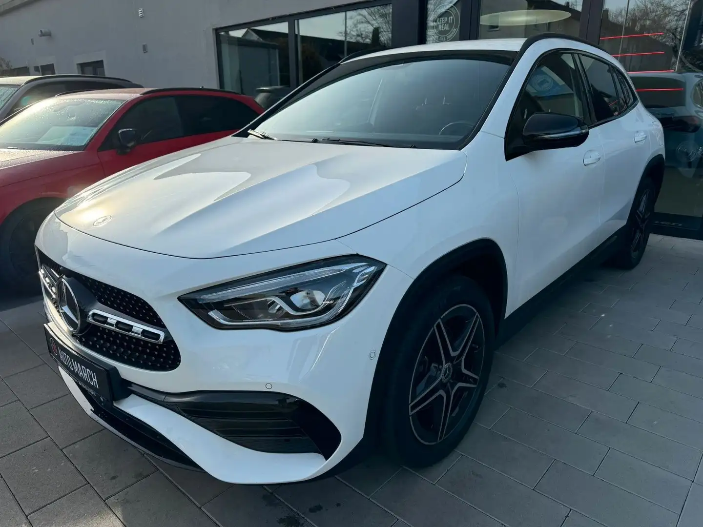 Mercedes-Benz GLA 250 e AMG-Line *AHK*Park*Night*TOT*LED*1.Hand Weiß - 1