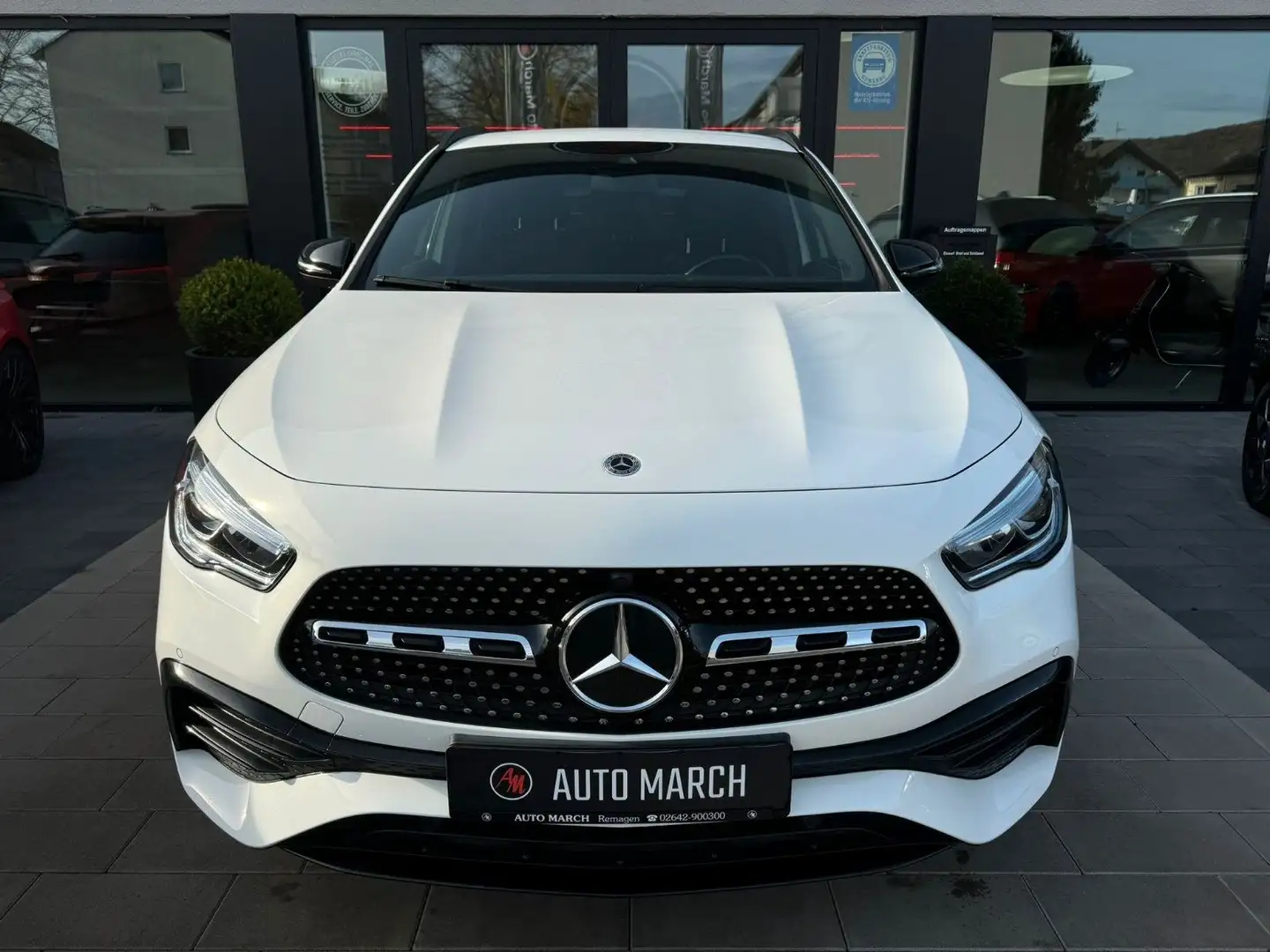 Mercedes-Benz GLA 250 e AMG-Line *AHK*Park*Night*TOT*LED*1.Hand Weiß - 2
