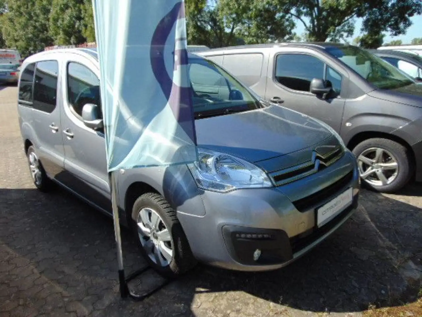 Citroen Berlingo Kombi Selection Grau - 2
