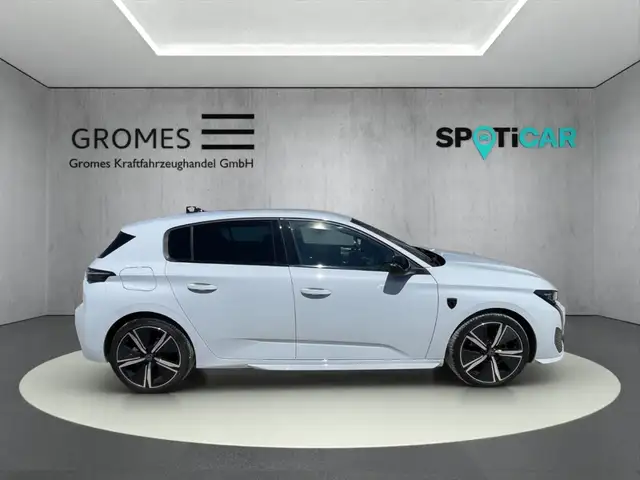 Peugeot 308 view 2