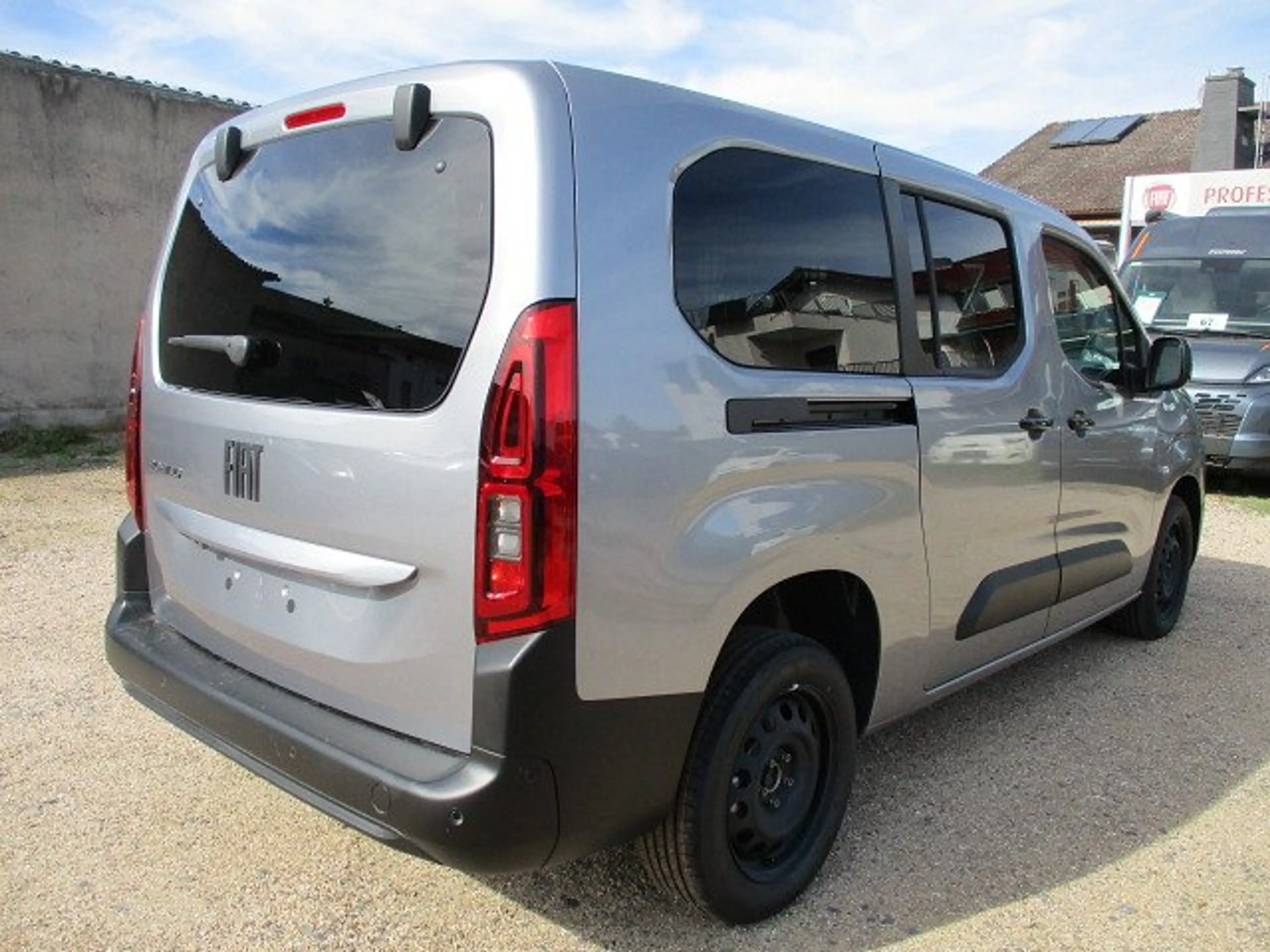 Fiat Doblo 1.5 BlueHDi 96 KW L2 — photo 6
