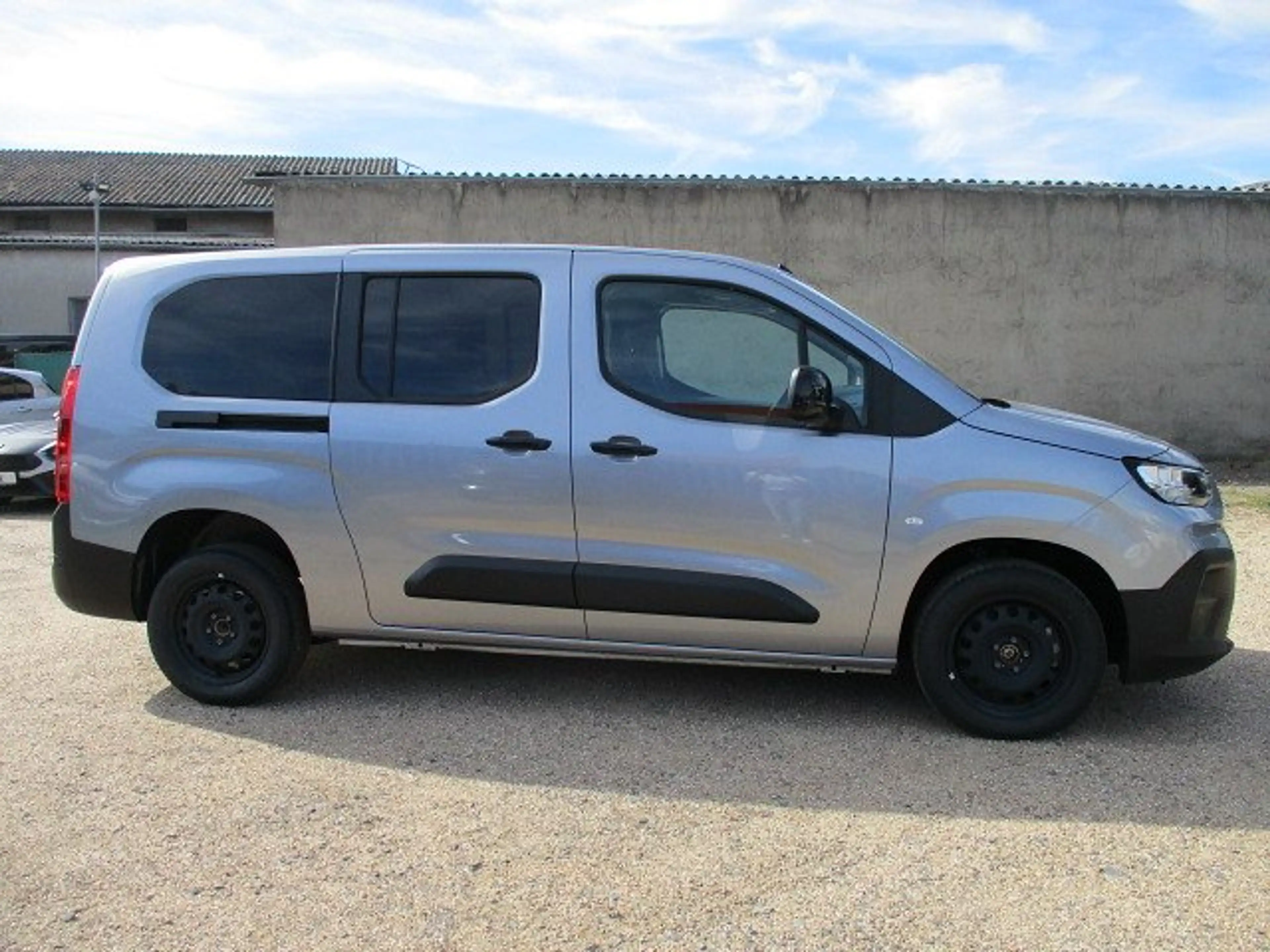 Fiat Doblo 1.5 BlueHDi 96 KW L2 — photo 4