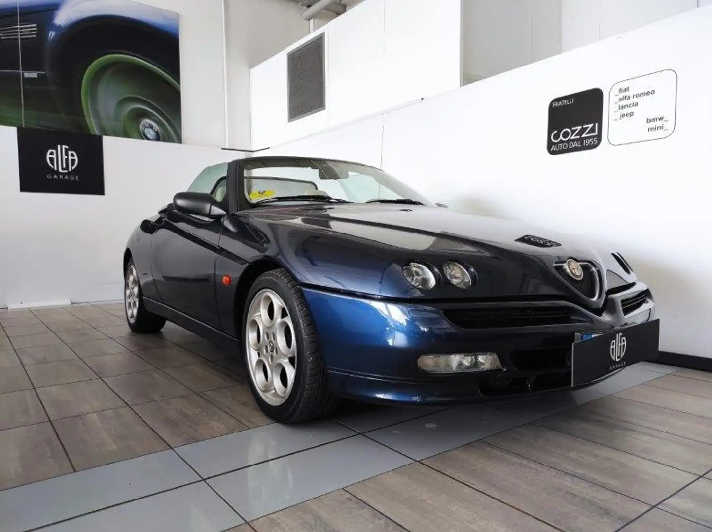 Alfa Romeo GTV /Spider - Spider 2.0i 16V Twin Spark cat L Azul - 1