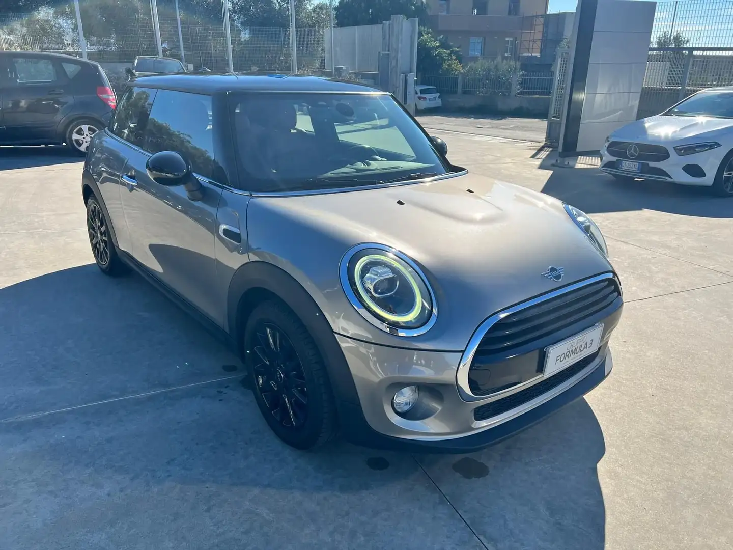 MINI Cooper D Mini 1.5 Cooper D Hype Gris - 2