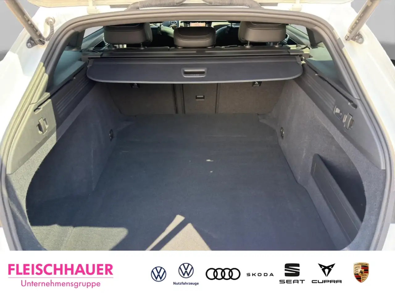 Volkswagen Arteon Shooting Brake 2,0TFSi R-Line Pano+AHK+Matrix+CarP 14