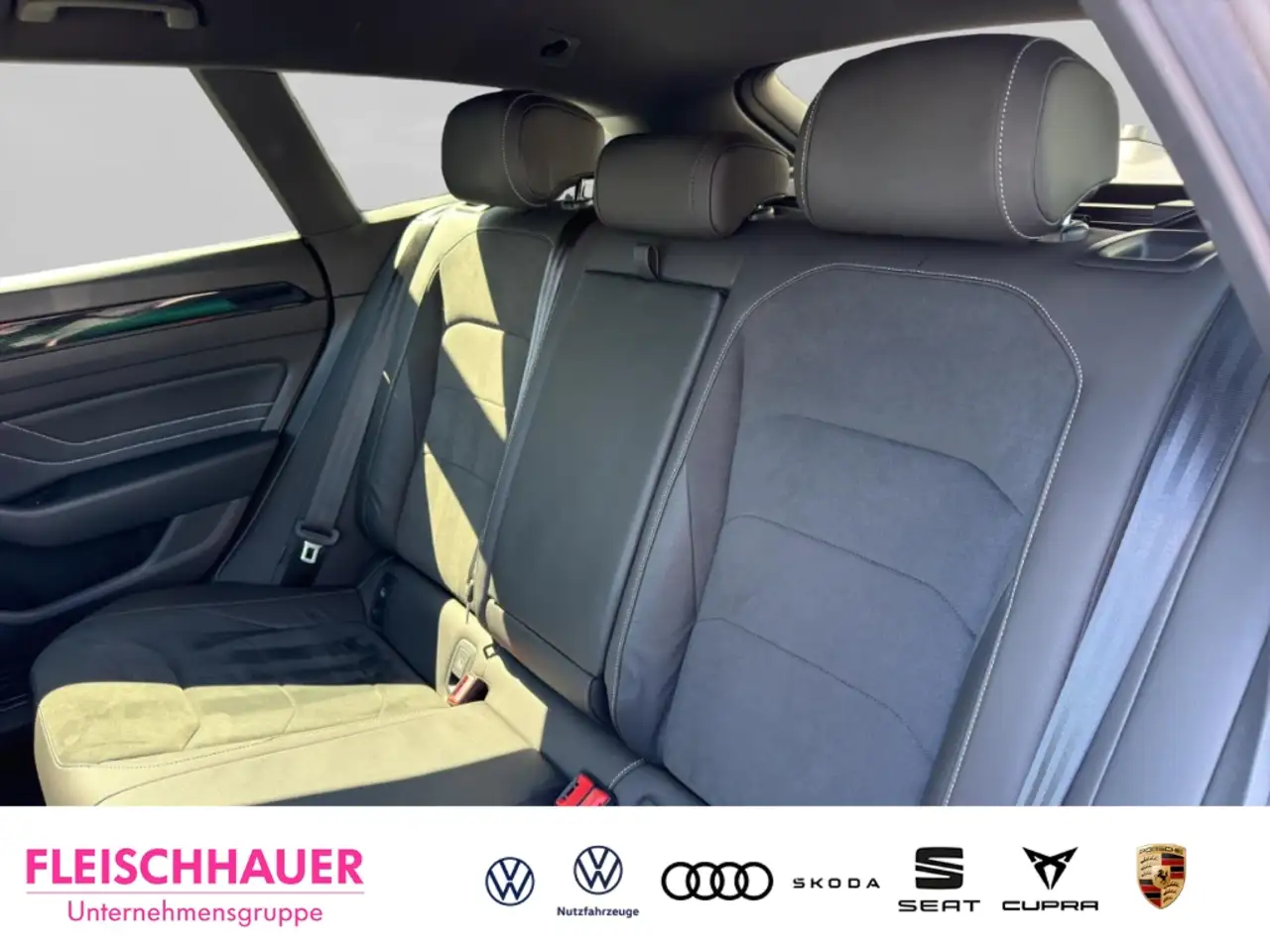 Volkswagen Arteon Shooting Brake 2,0TFSi R-Line Pano+AHK+Matrix+CarP 10