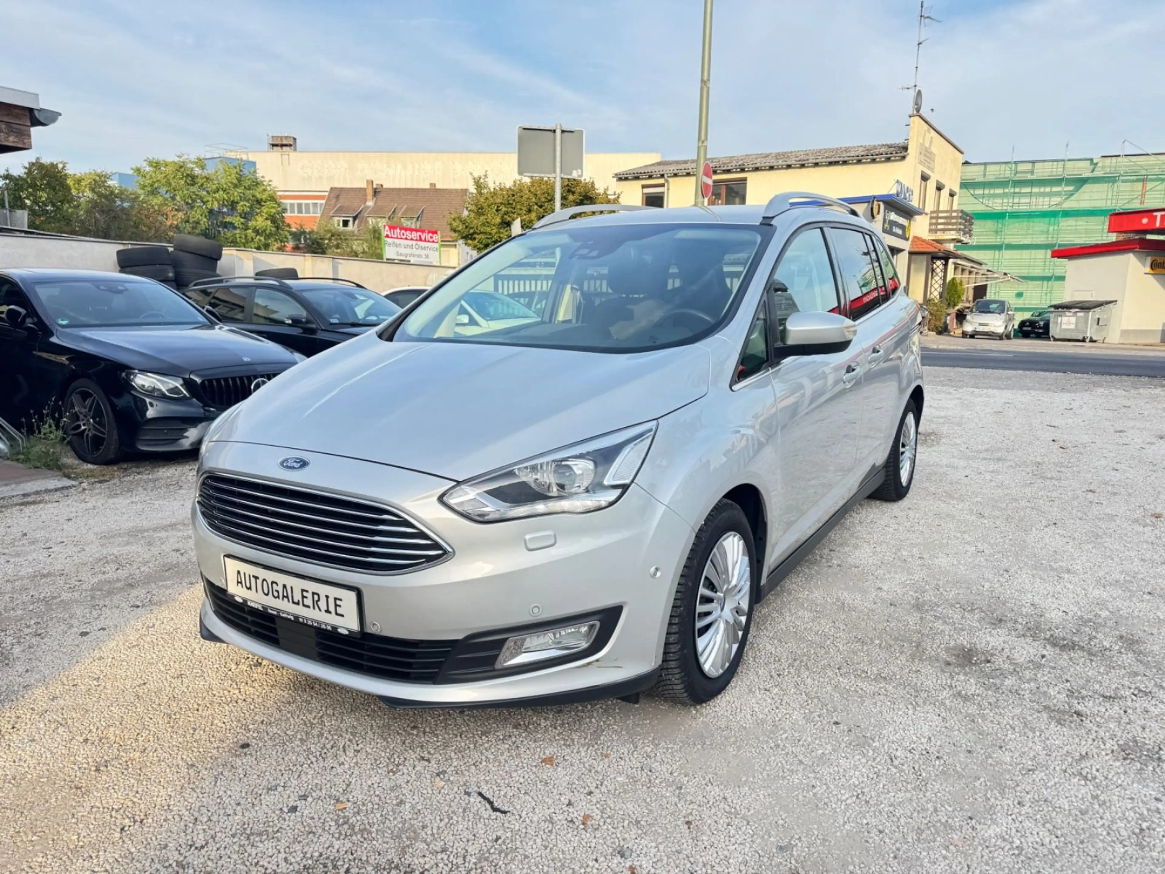 Ford Grand C-Max Titanium 2.0TDCI Navi-BiXenon-Kamera