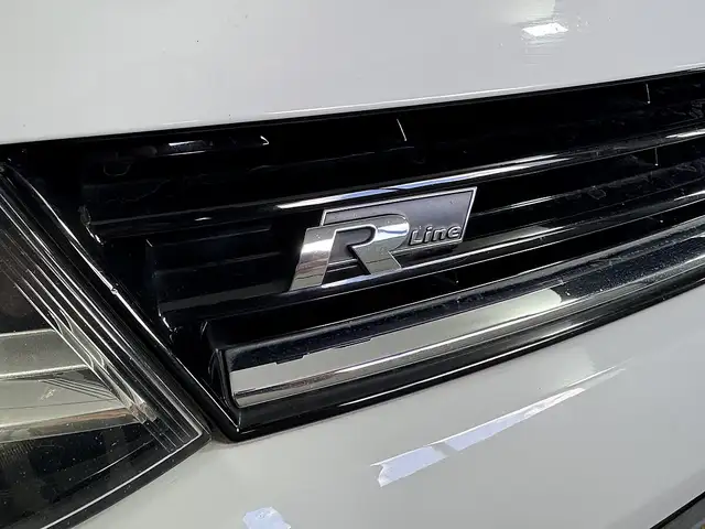Volkswagen Polo view 4