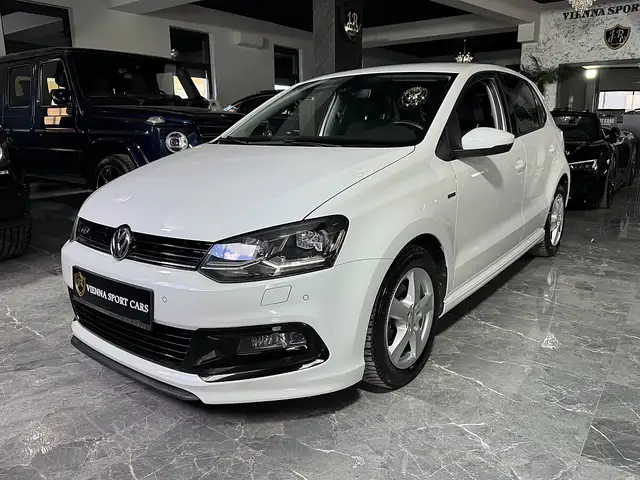 Volkswagen Polo view 2