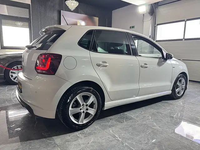 Volkswagen Polo view 11