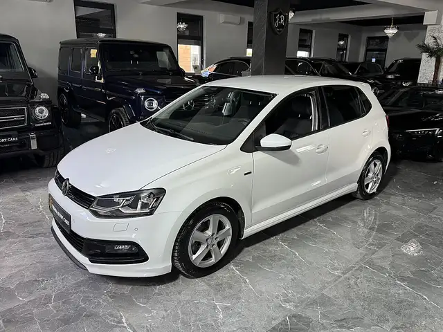 Volkswagen Polo view 3