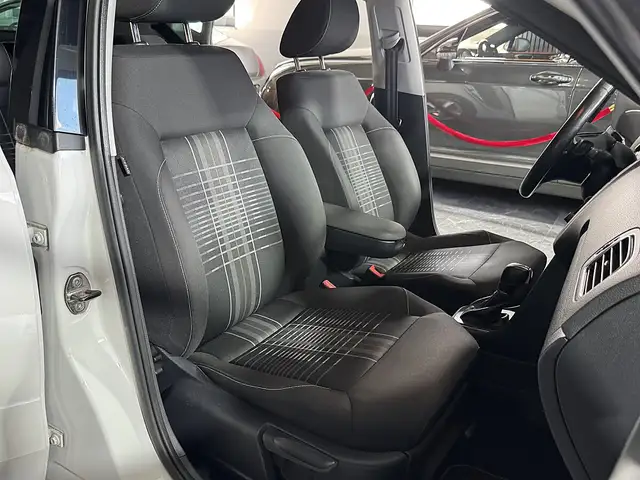 Volkswagen Polo view 14