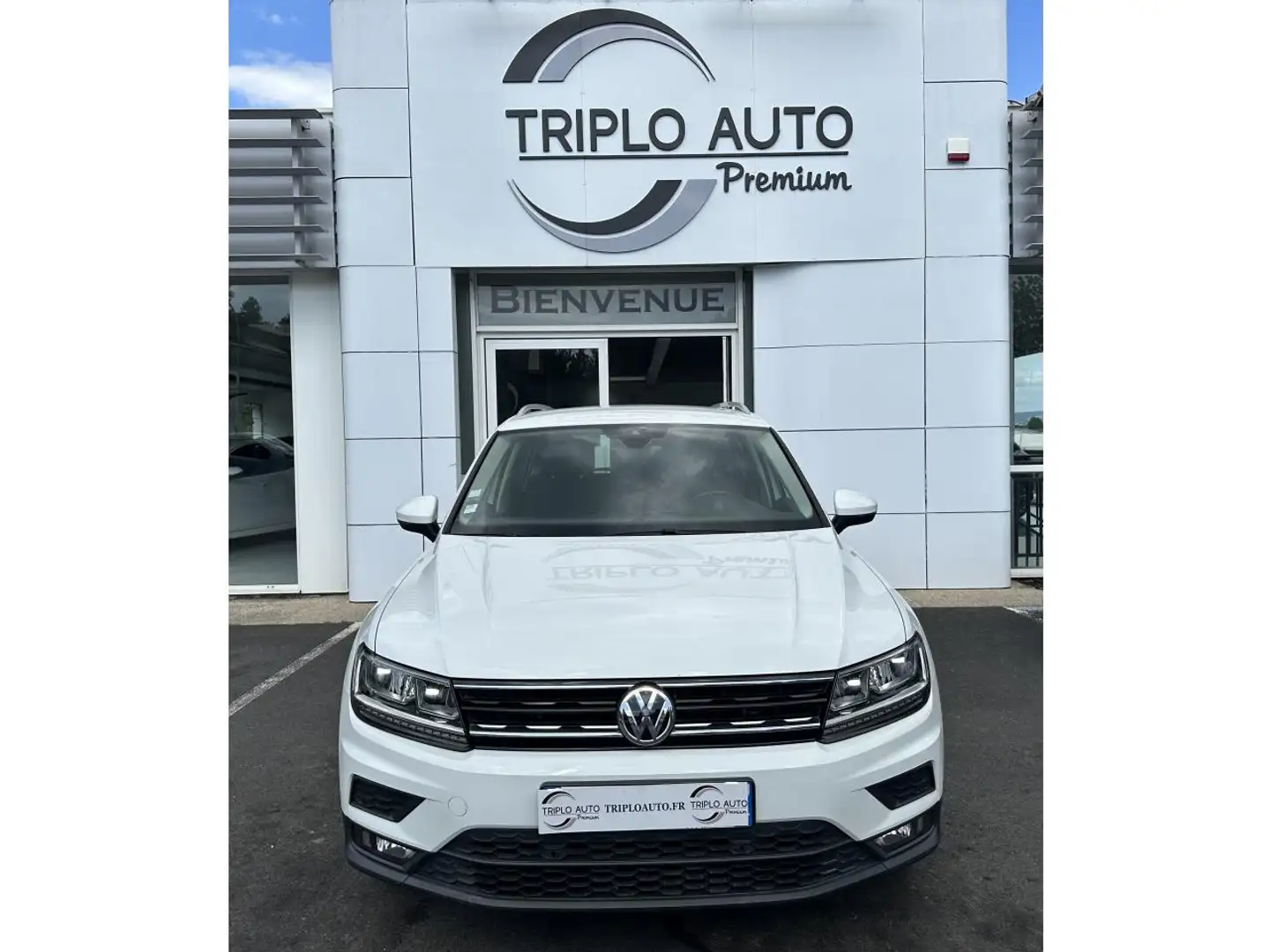 Volkswagen Tiguan Tiguan 2.0 TDI BlueMotion - 150 - BV DSG 7 Connect Biały - 2