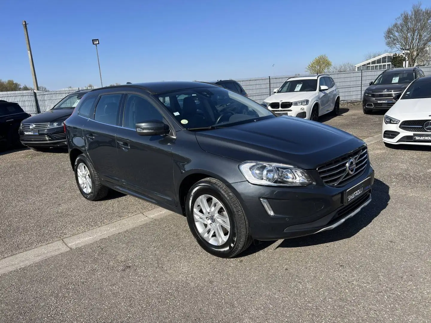 Volvo XC60 D3 2.0 TDi 150ch Geartronic8 BVA 1erMain Cuir GPS  Grijs - 2