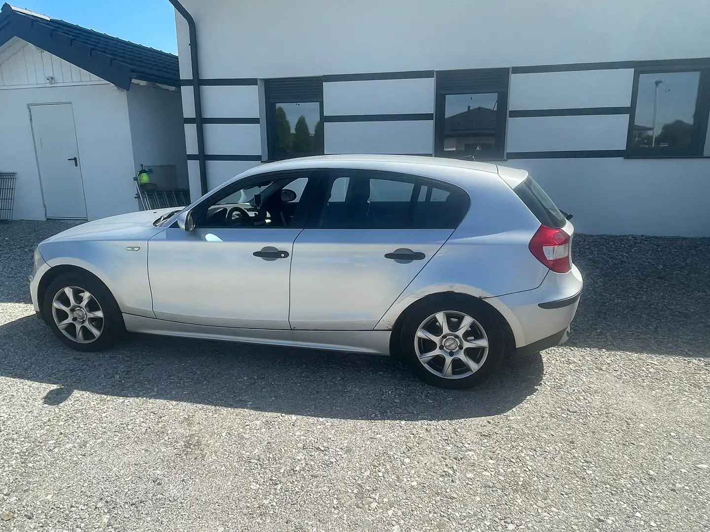 BMW 118 118d - 1