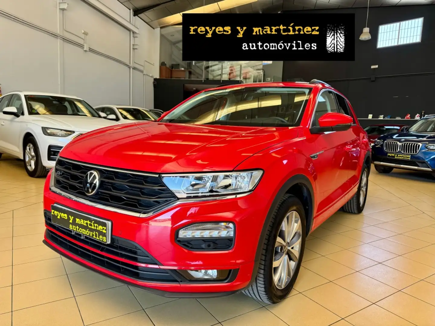 Volkswagen T-Roc 1.0 TSI Advance R-line 81kW Rood - 1