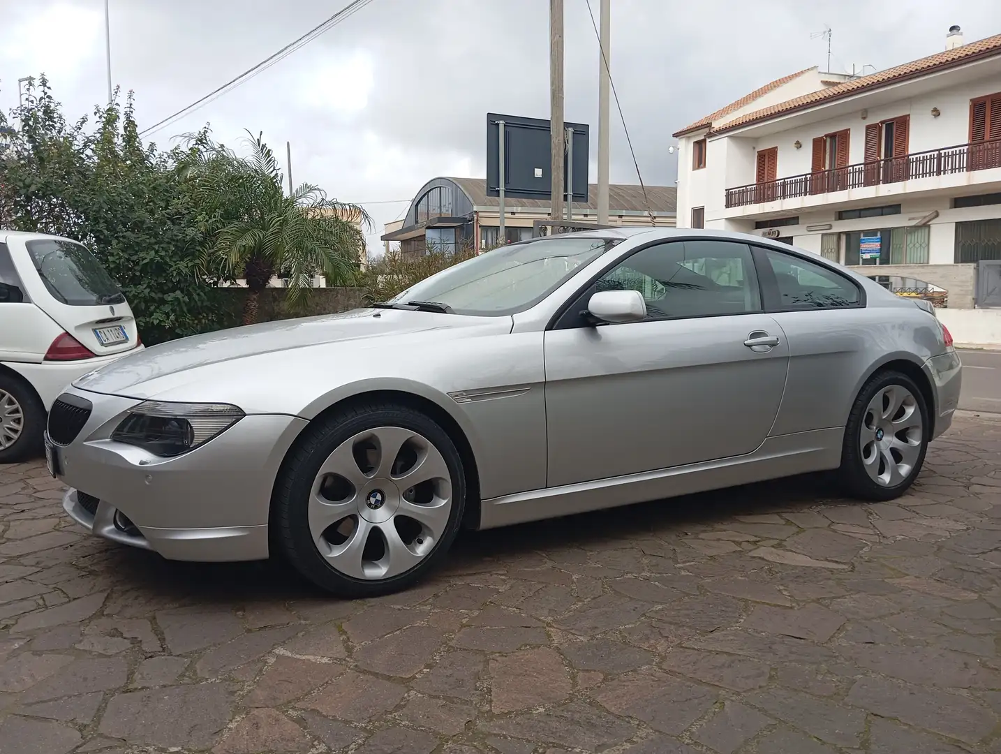 BMW 630 Serie 6 E63 Coupe 630Ci Coupe Срібний - 1