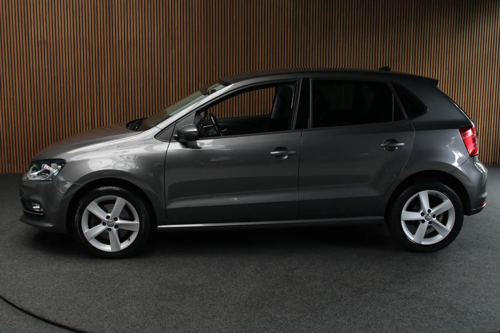 Volkswagen Polo 1.0 TSI Highline 5-drs. Navi Climate Cruise Elektr Grijs - 2