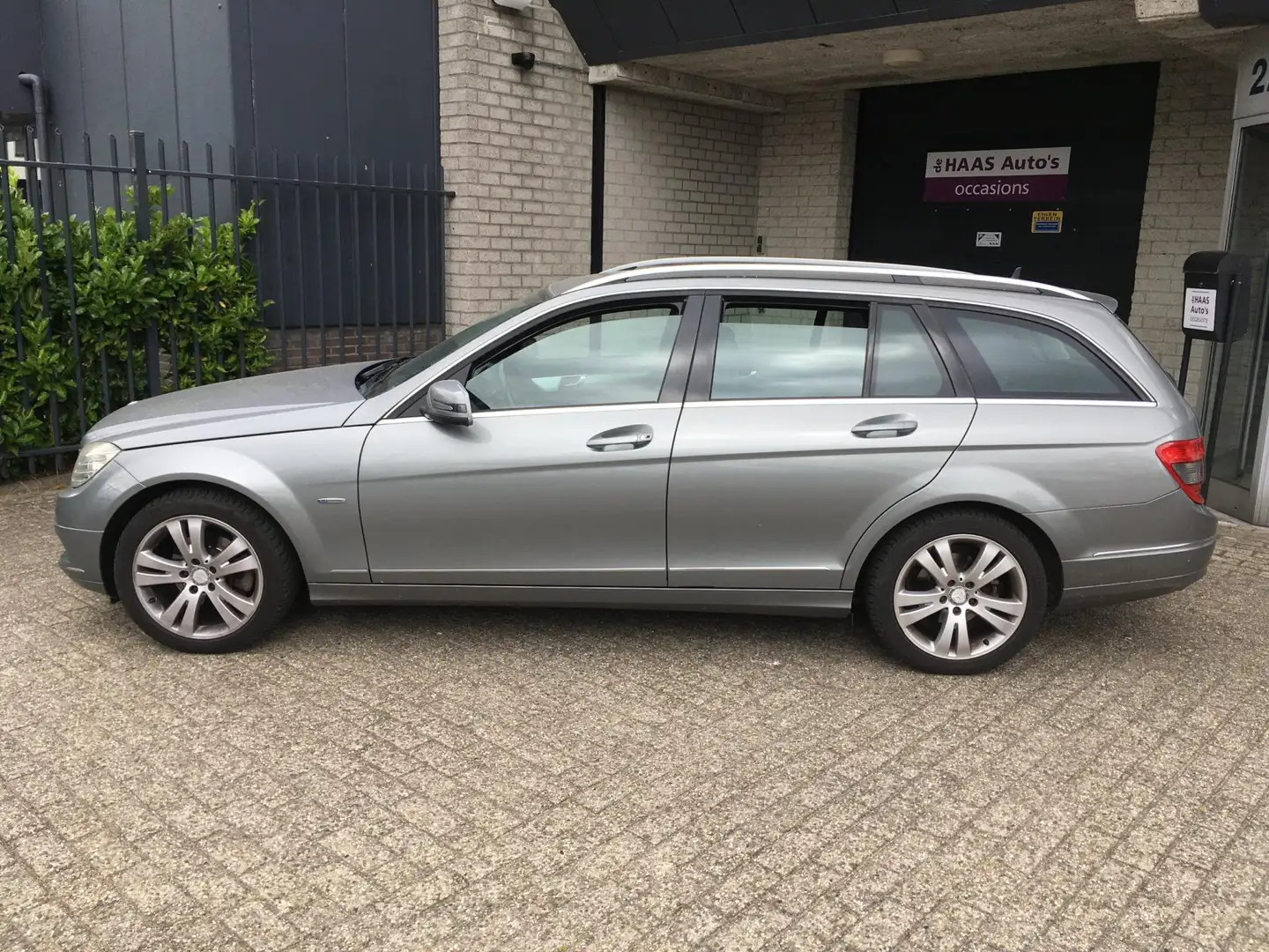 Mercedes-Benz C 180 Estate CDI BlueEFFICIENCY Business Class Avantgard Grijs - 2