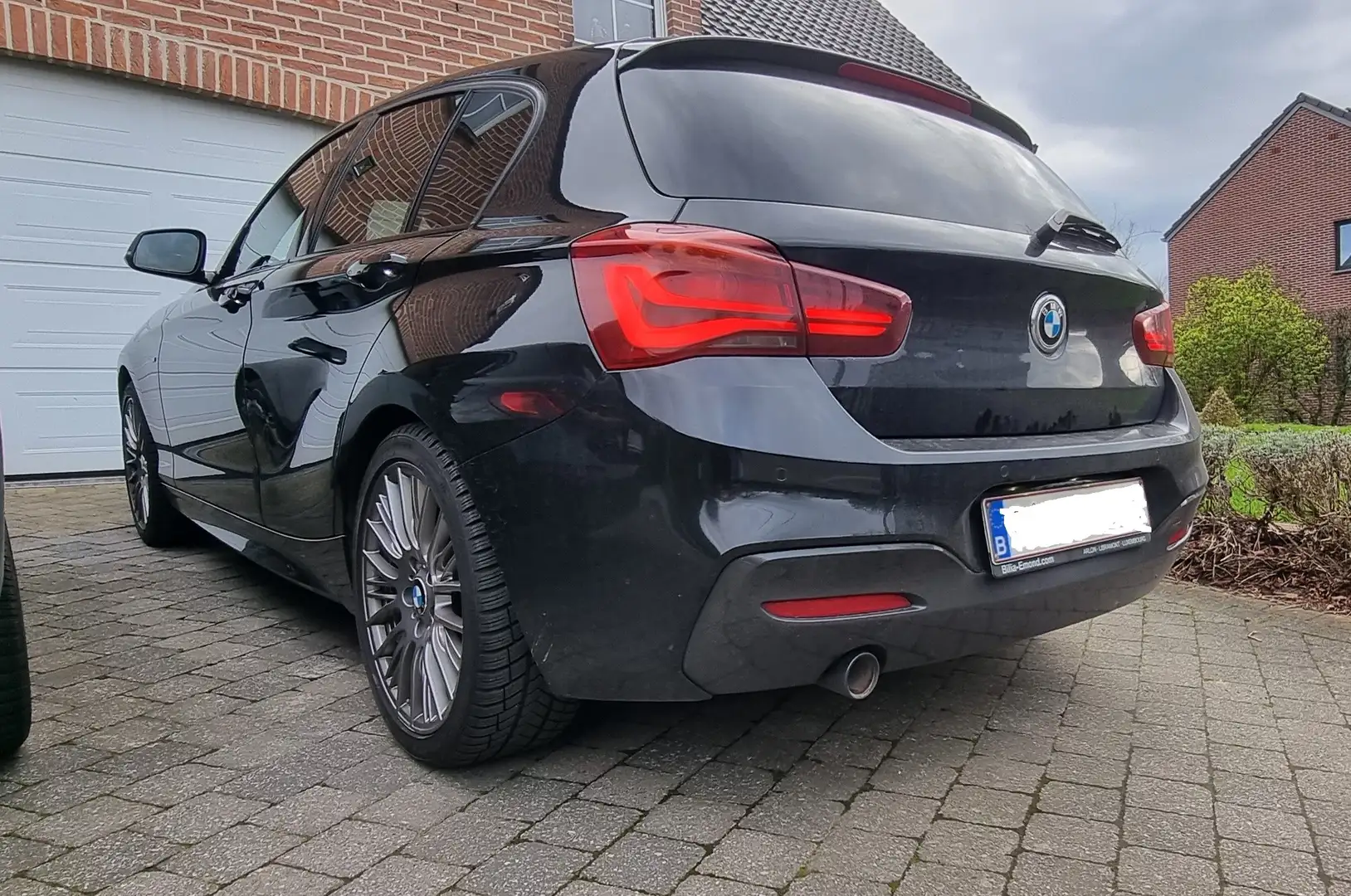 BMW 116 dA. M Sport Int/ext+Cuir..Vente se termine bientot Zwart - 1