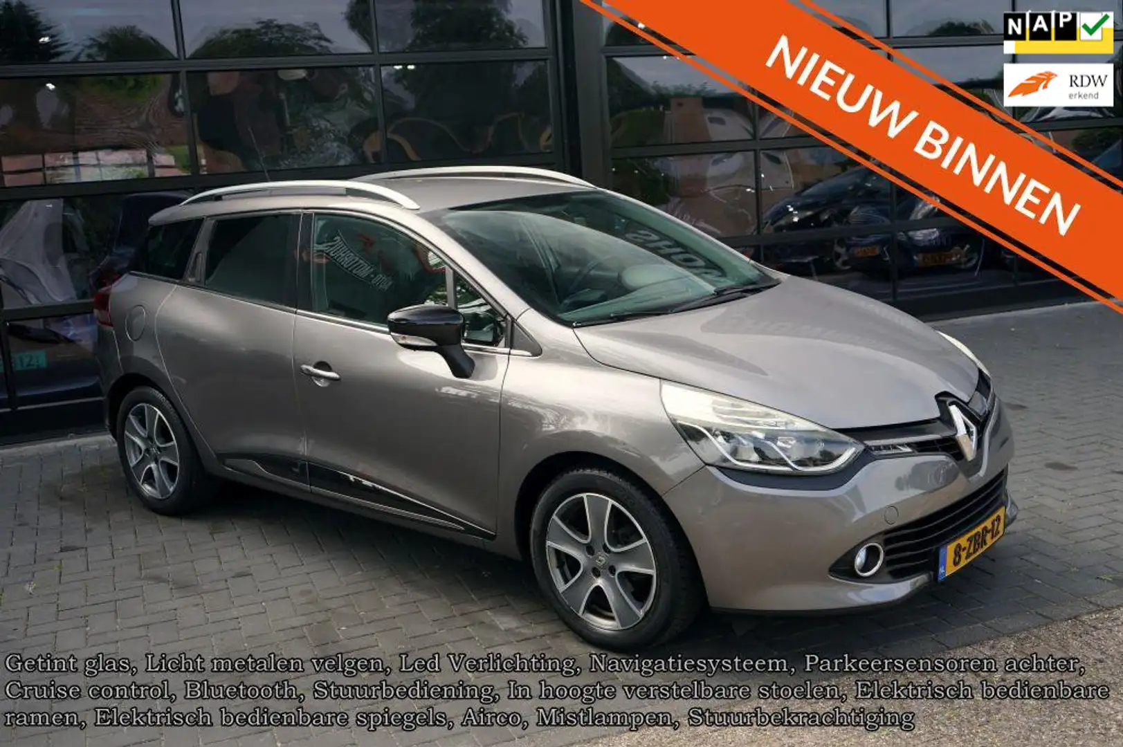 Renault Clio Estate 0.9 TCe Night&Day, PDC, Navi, Airco, CC Gris - 1
