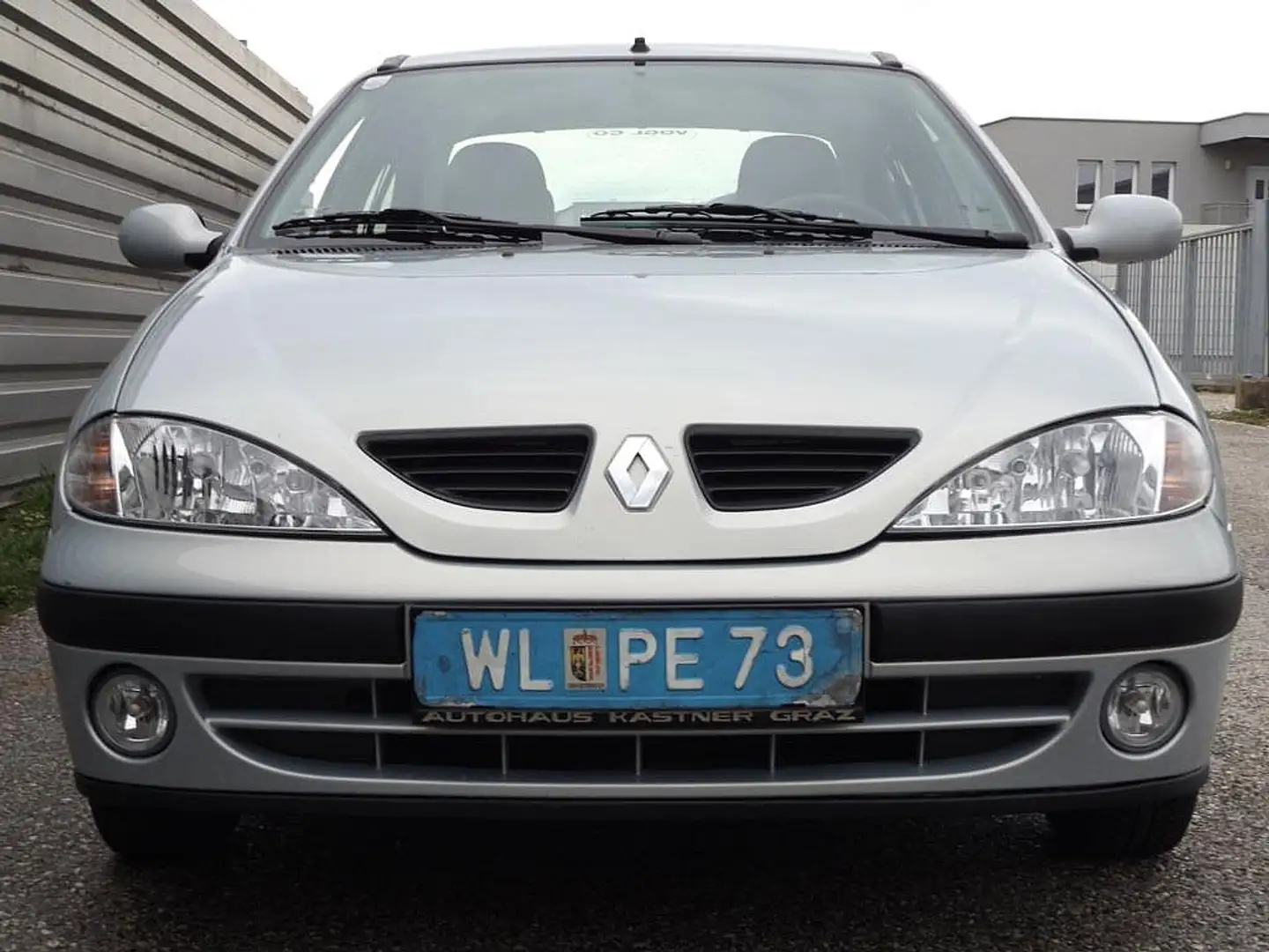 Renault Megane CLASSIC LIMOUSINE 1,4i16V SIGN ROSTFREI KLIMA N... Gümüş rengi - 1