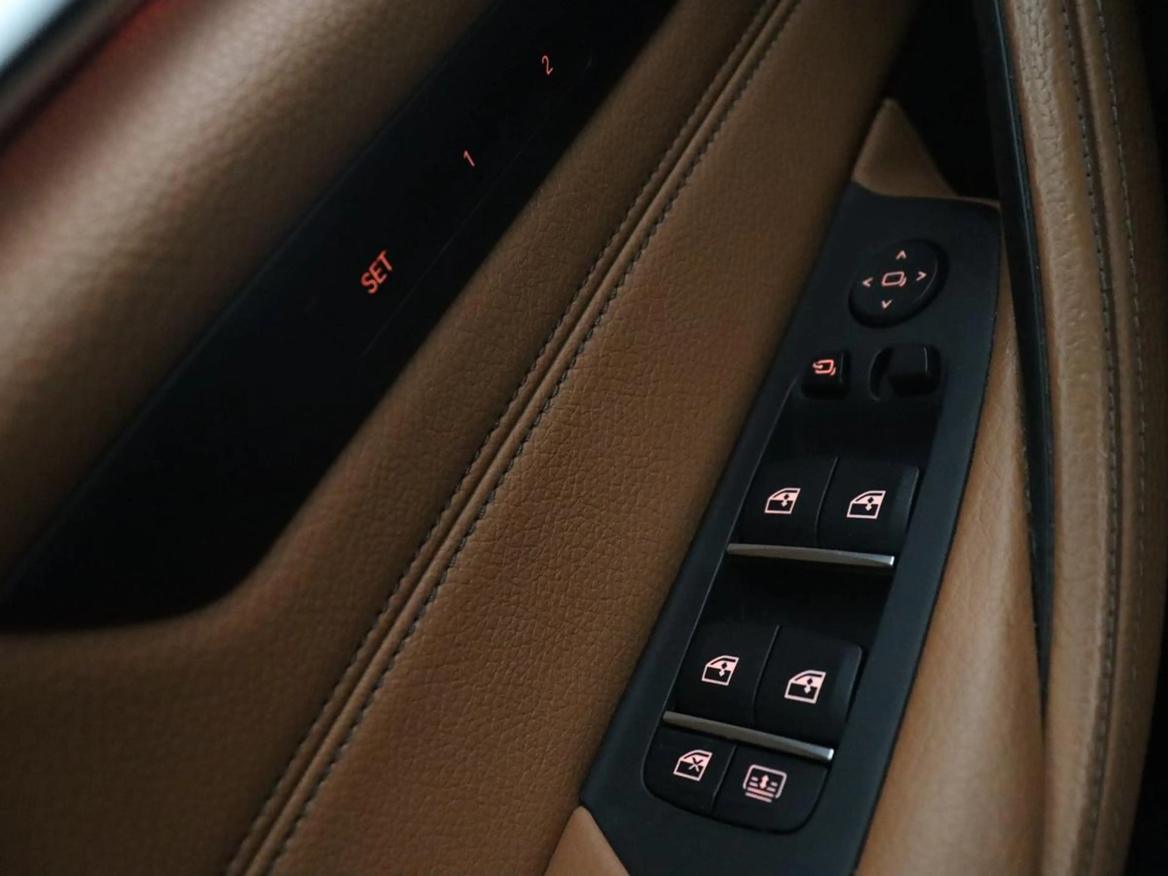 BMW 530 5-serie 530i High Executive | Trekhaak | LED | Nav — photo 31