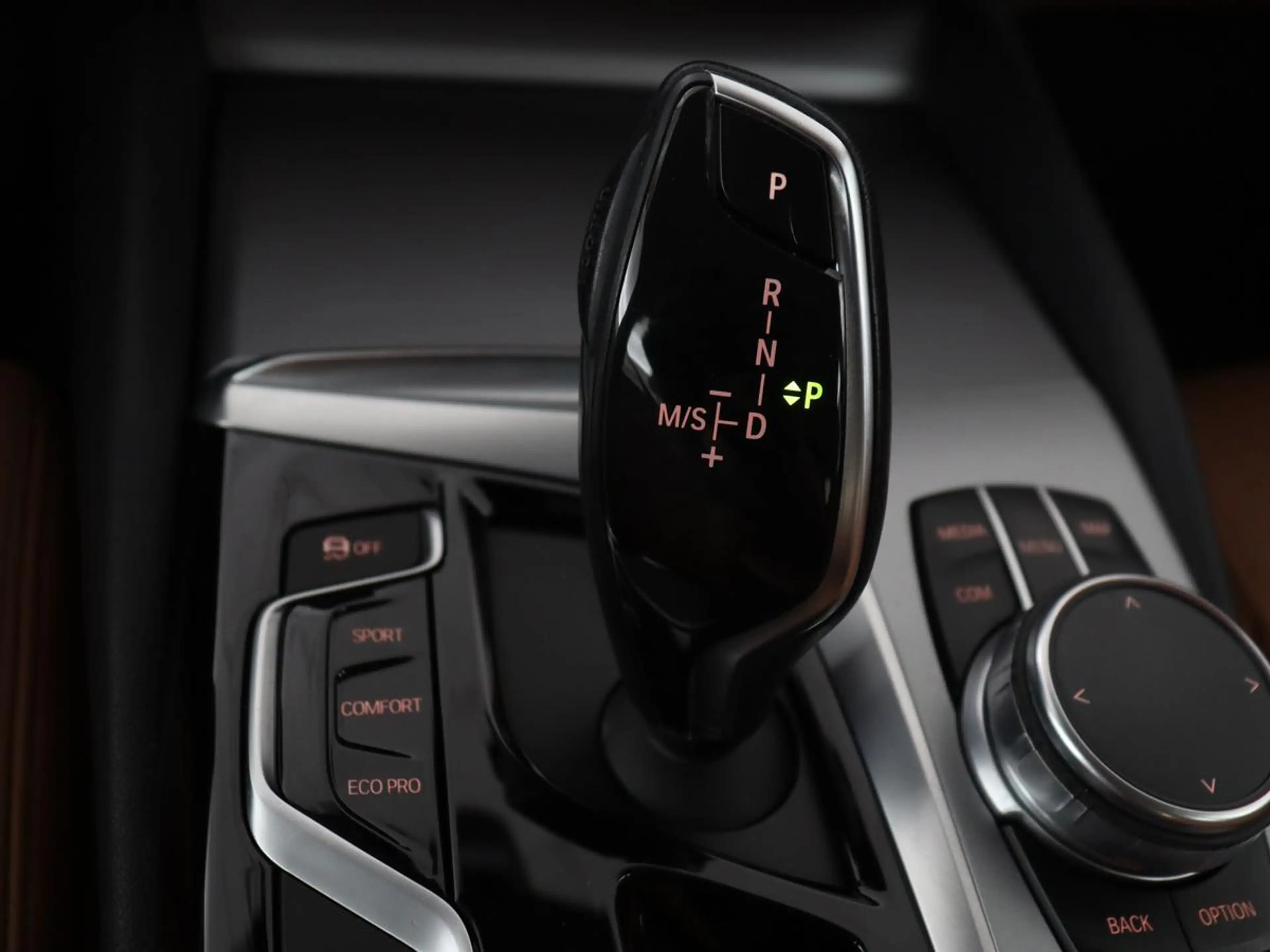 BMW 530 5-serie 530i High Executive | Trekhaak | LED | Nav — photo 16
