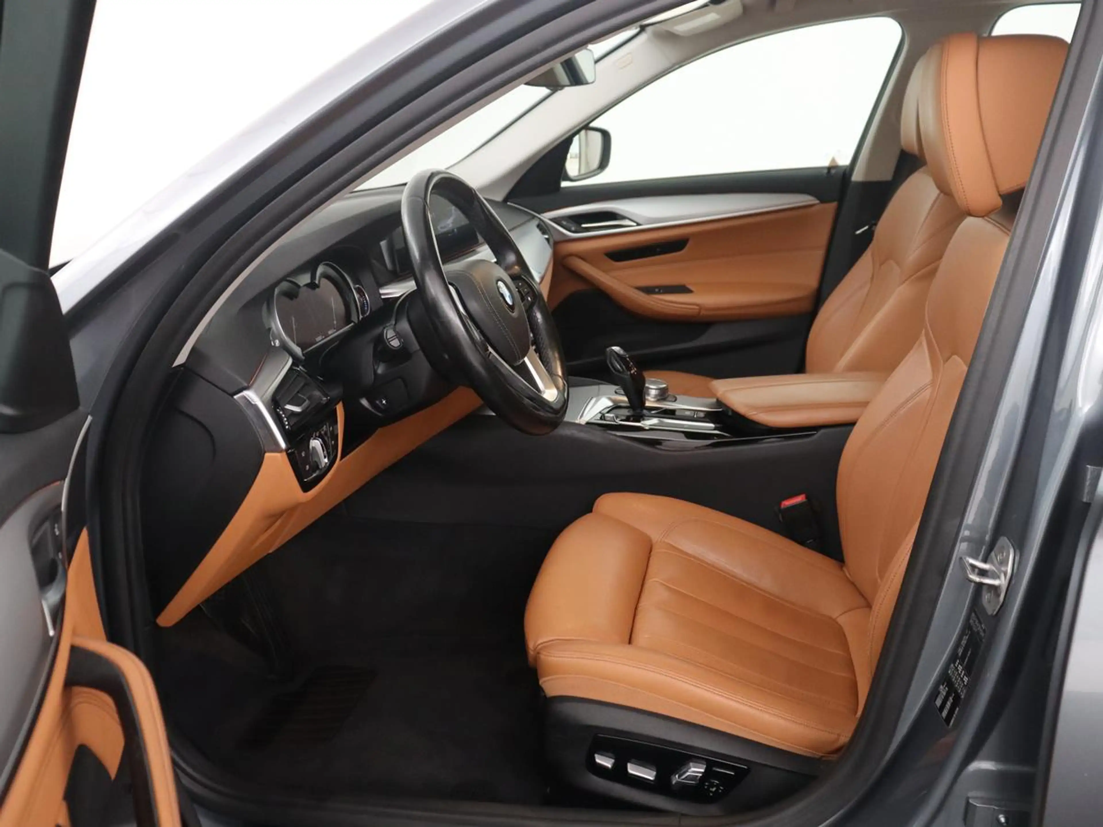 BMW 530 5-serie 530i High Executive | Trekhaak | LED | Nav — photo 4