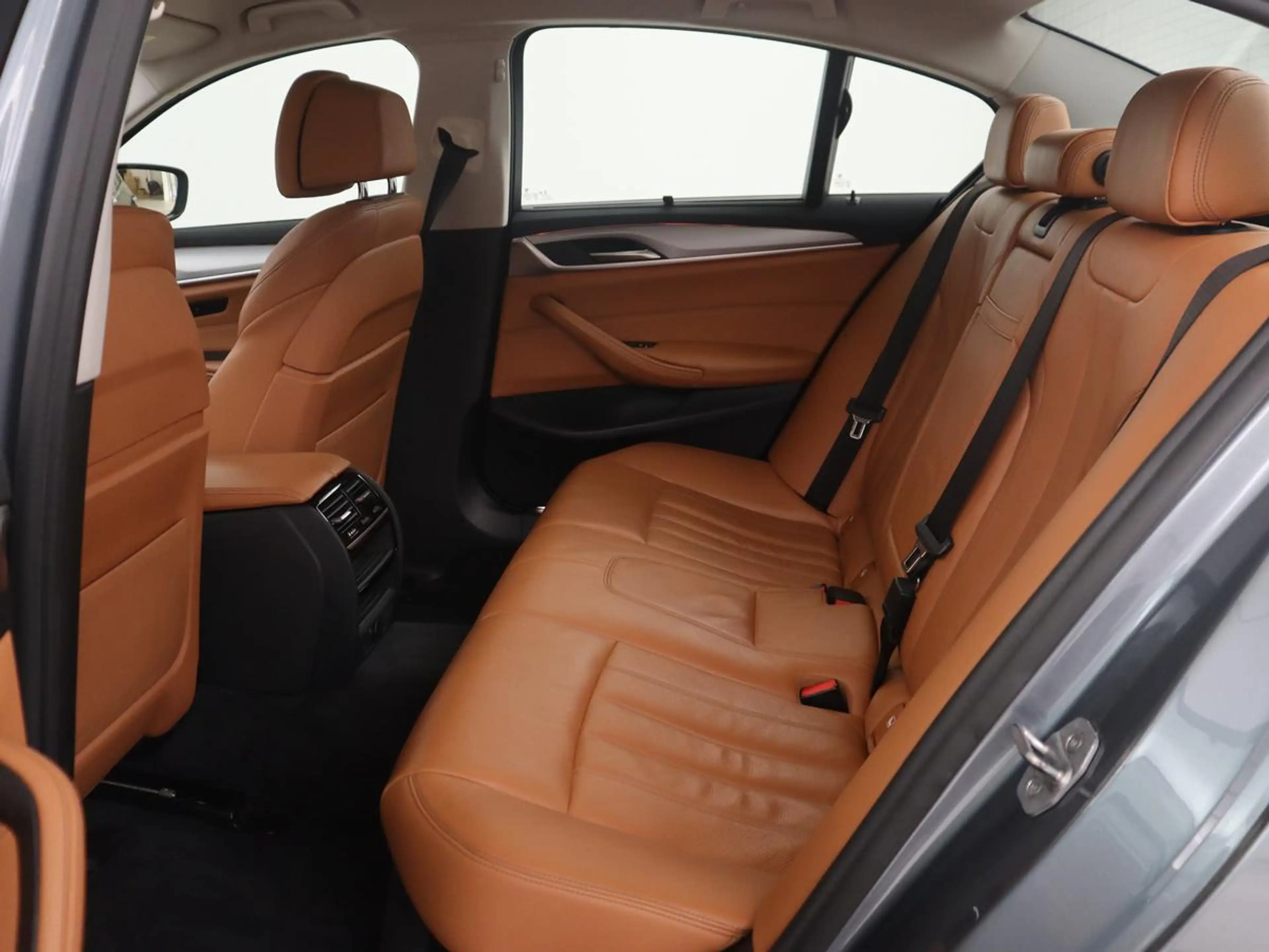 BMW 530 5-serie 530i High Executive | Trekhaak | LED | Nav — photo 6