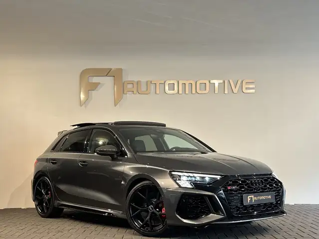 Audi RS3 view 4