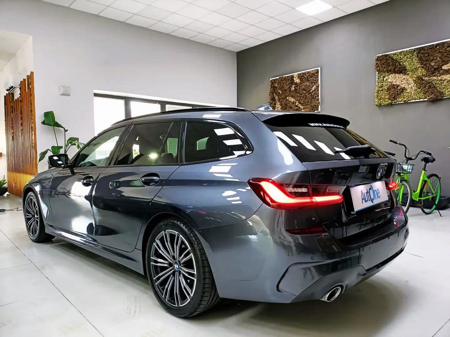 BMW 320 2.0D HYBRID AUTO TOURING SW M-SPORT M SPORT MSPORT Šedá - 2