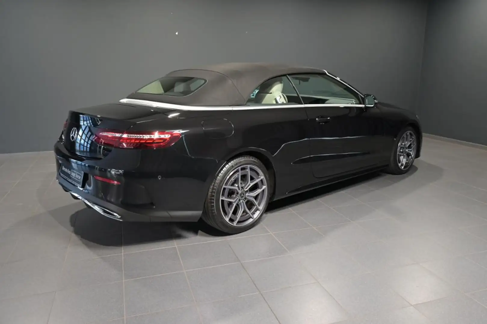 Mercedes-Benz E 220 d Cabrio AMG/MEMORY/360/BUSINESS/LED Schwarz - 2