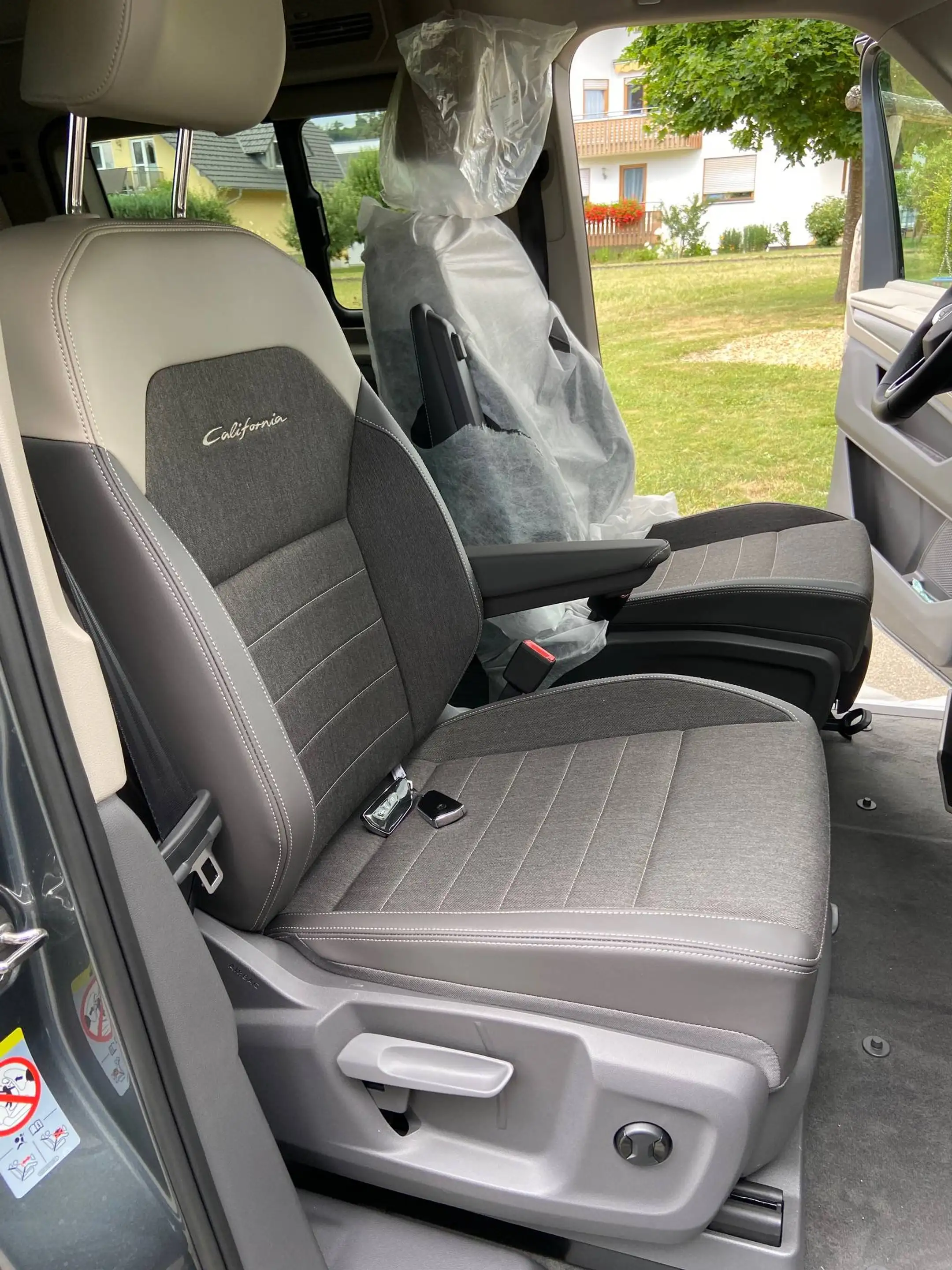 Volkswagen T7 California Ocean,elekt.Hochdach Park+Top Packet,Küche,18Z,AHK — photo 31