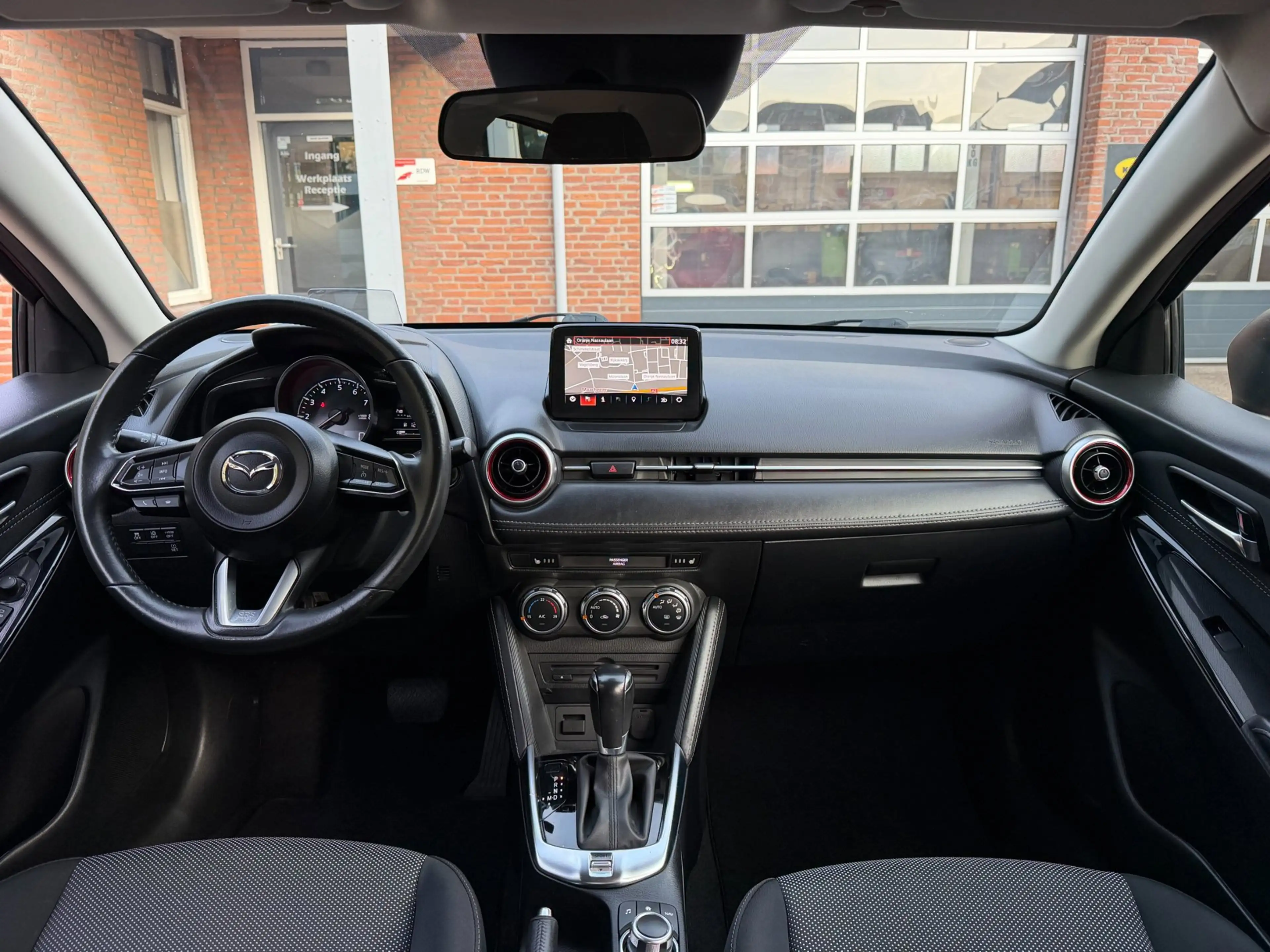 Mazda 2 1.5 Skyactiv-G GT-M, Automaat, Navi, Camera, Head — photo 10