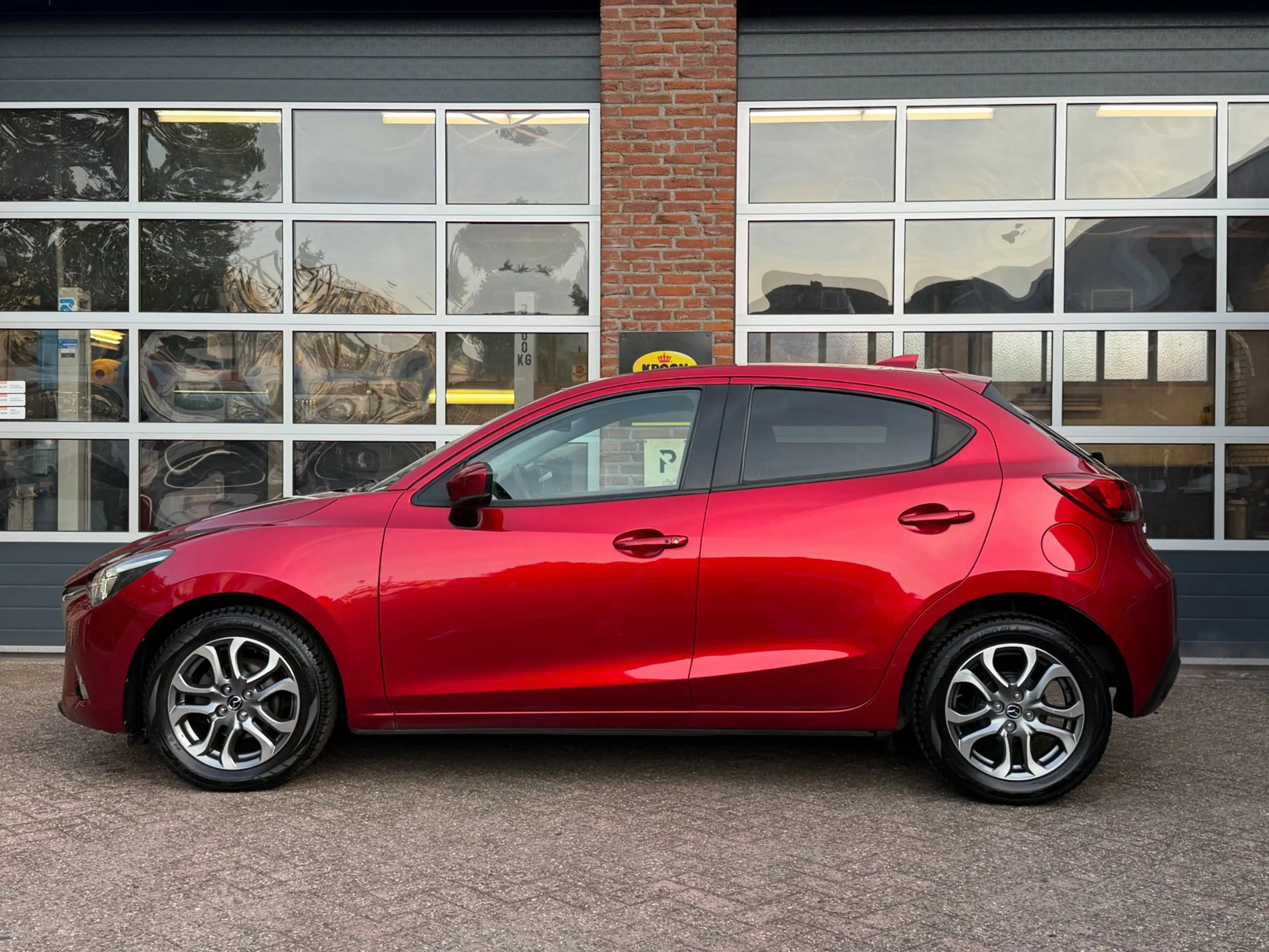 Mazda 2 1.5 Skyactiv-G GT-M, Automaat, Navi, Camera, Head — photo 2
