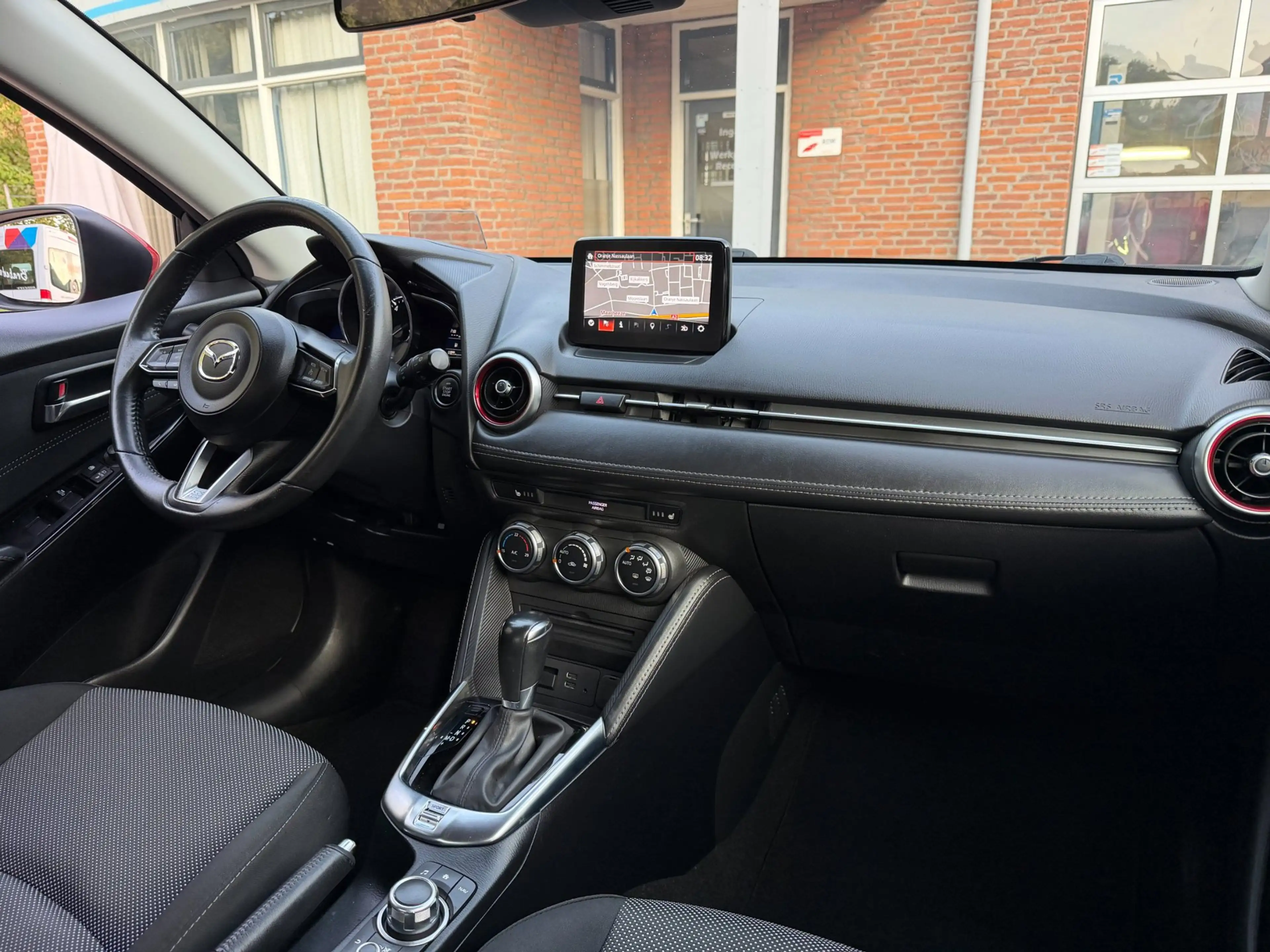 Mazda 2 1.5 Skyactiv-G GT-M, Automaat, Navi, Camera, Head — photo 9