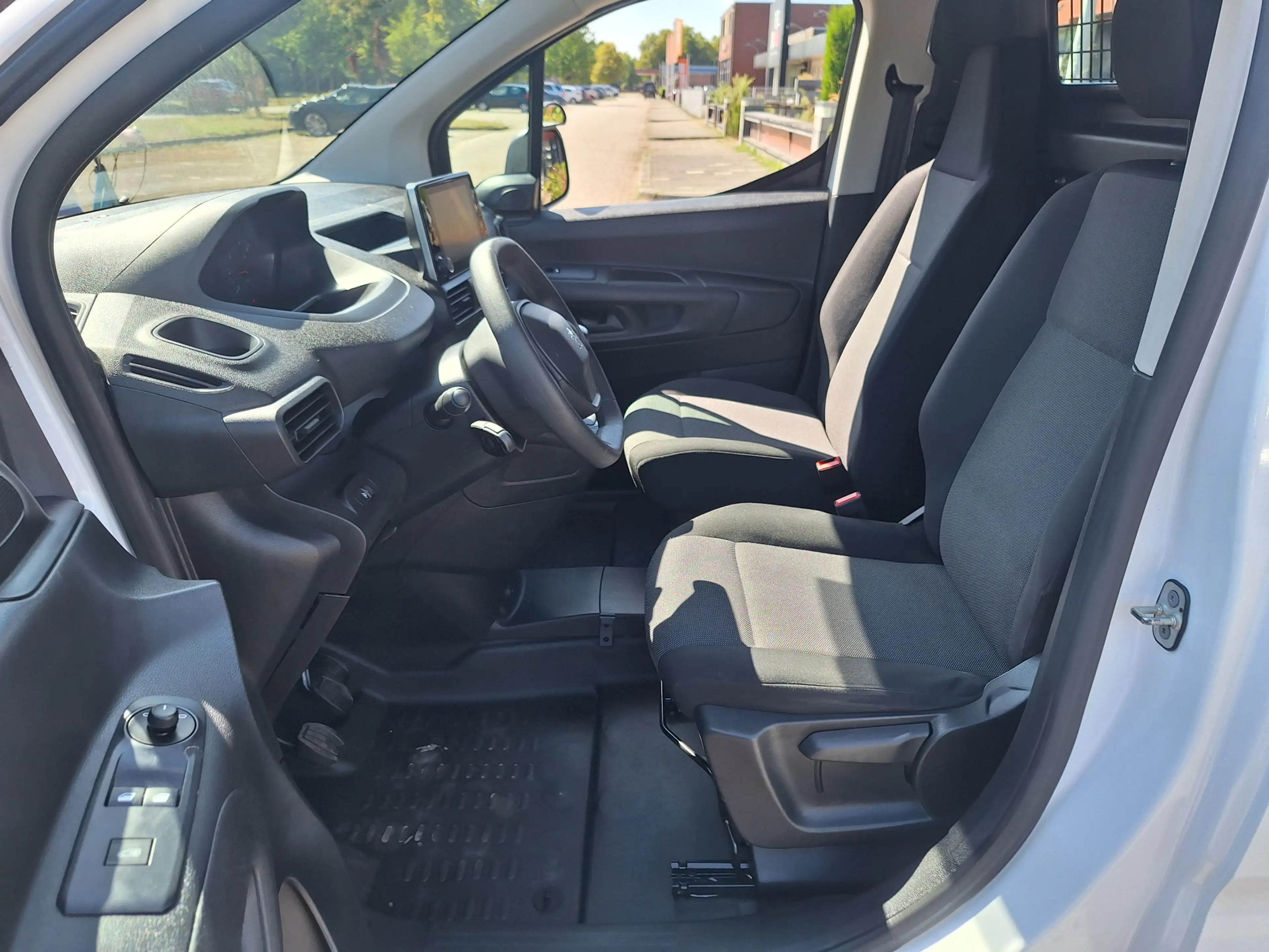Peugeot Partner 1.2 PureTech Premium — photo 15