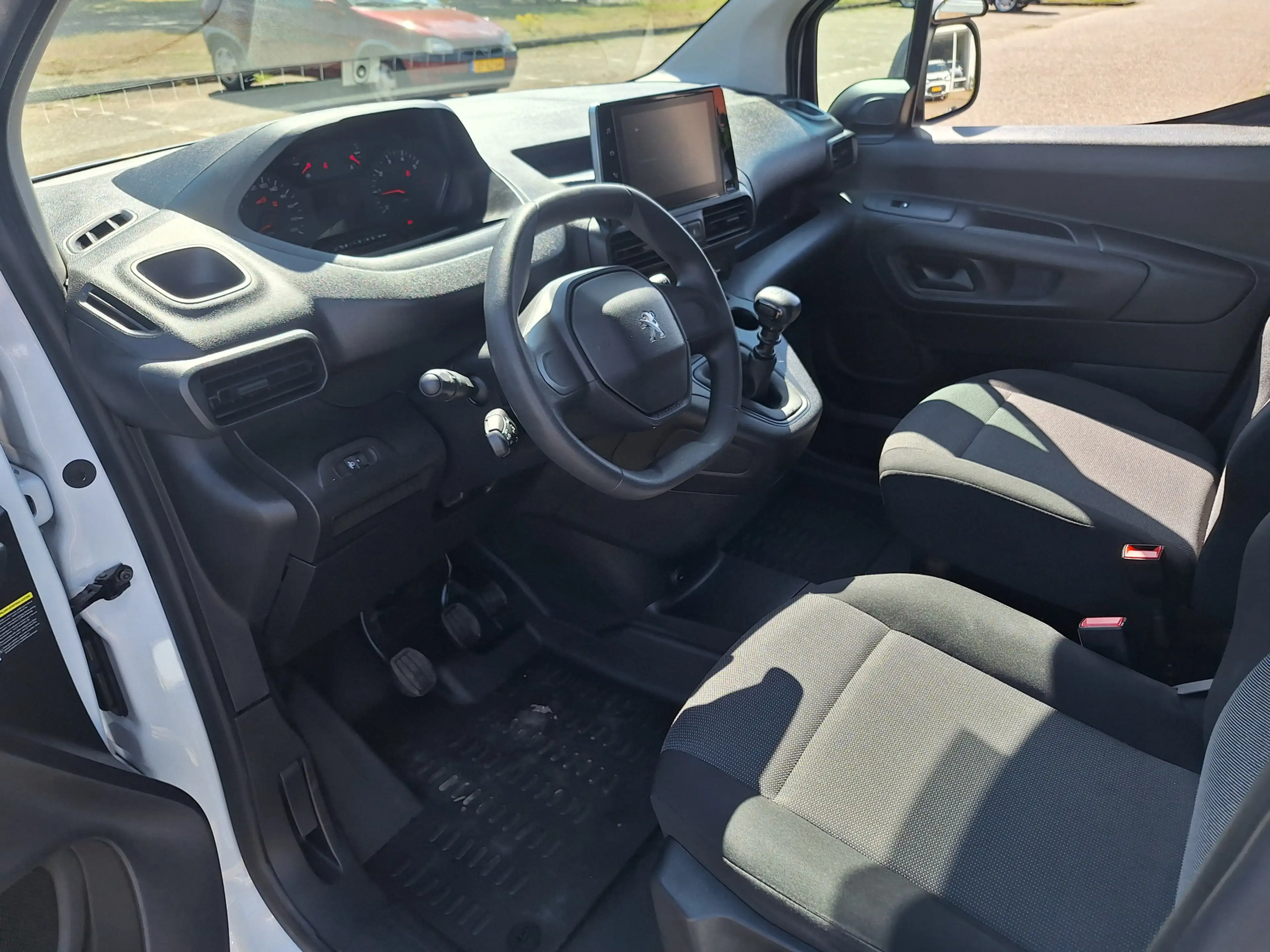 Peugeot Partner 1.2 PureTech Premium — photo 14