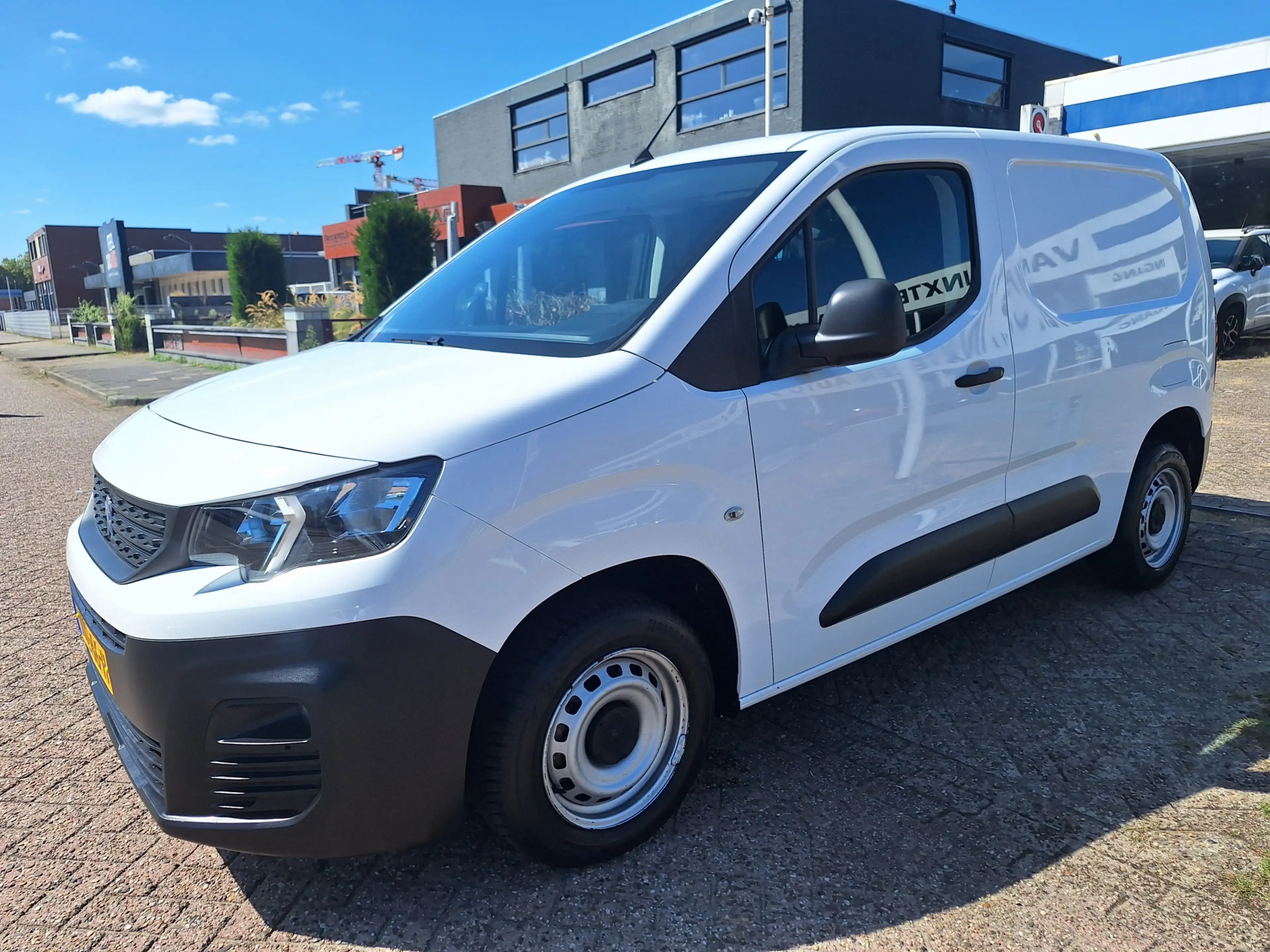 Peugeot Partner 1.2 PureTech Premium — photo 2