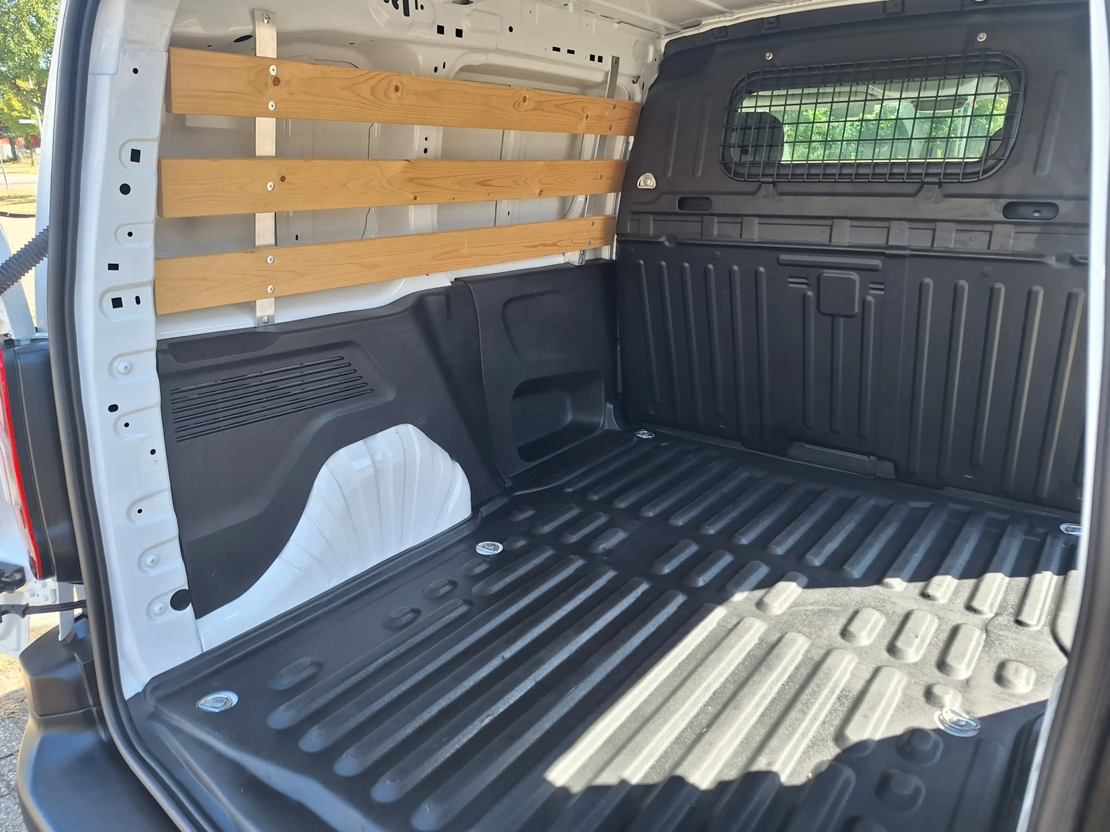 Peugeot Partner 1.2 PureTech Premium — photo 13