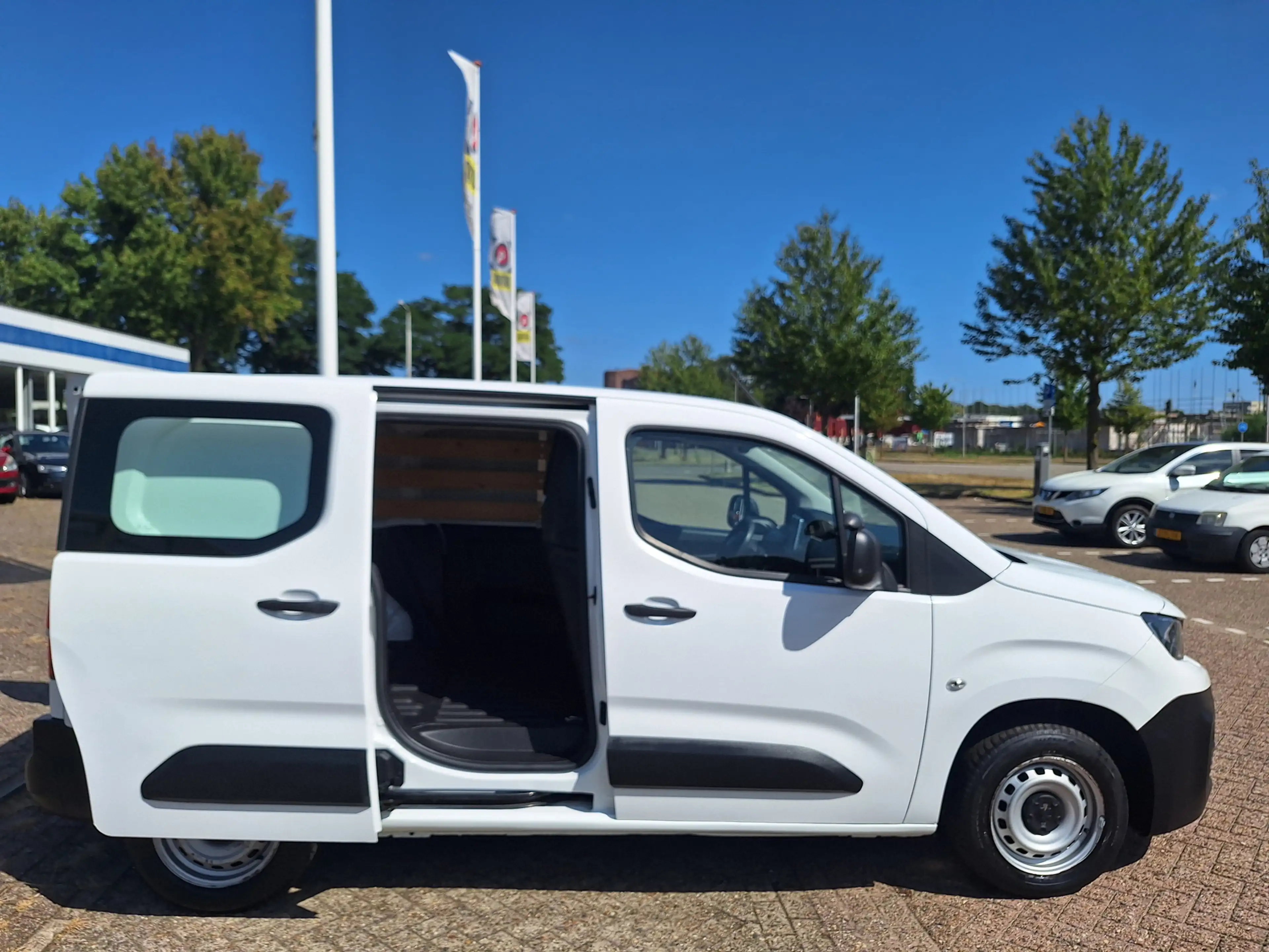 Peugeot Partner 1.2 PureTech Premium — photo 9
