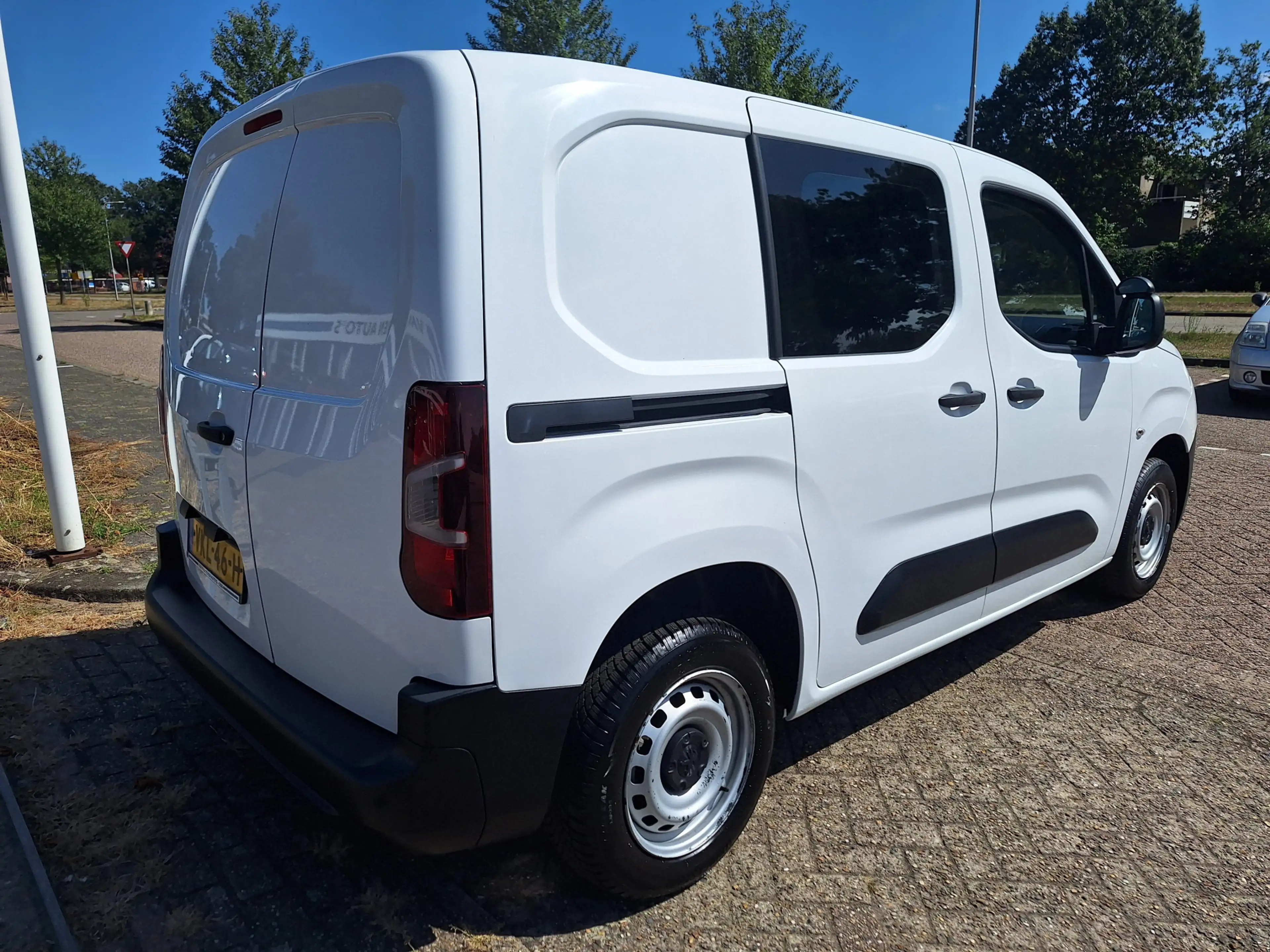 Peugeot Partner 1.2 PureTech Premium — photo 4