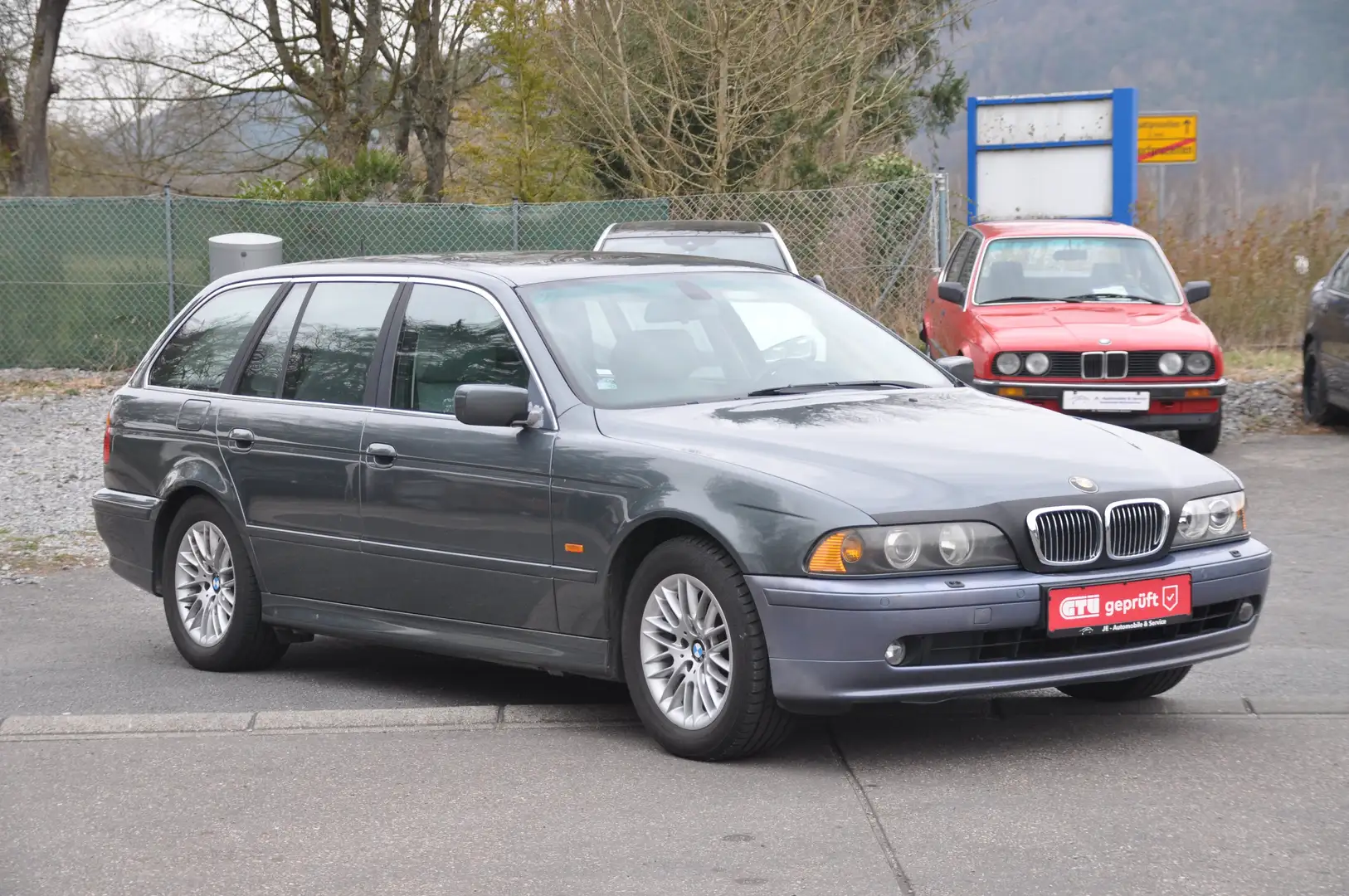 BMW 525 525i touring  8-fach Automatik Grau - 1