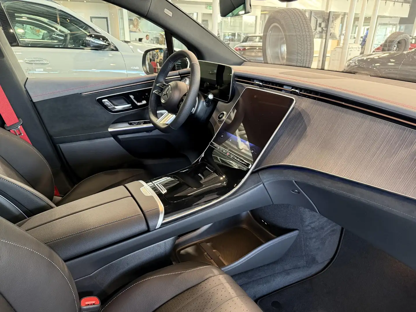 Mercedes-Benz EQE SUV 350 4MATIC Star Edition Grau - 2