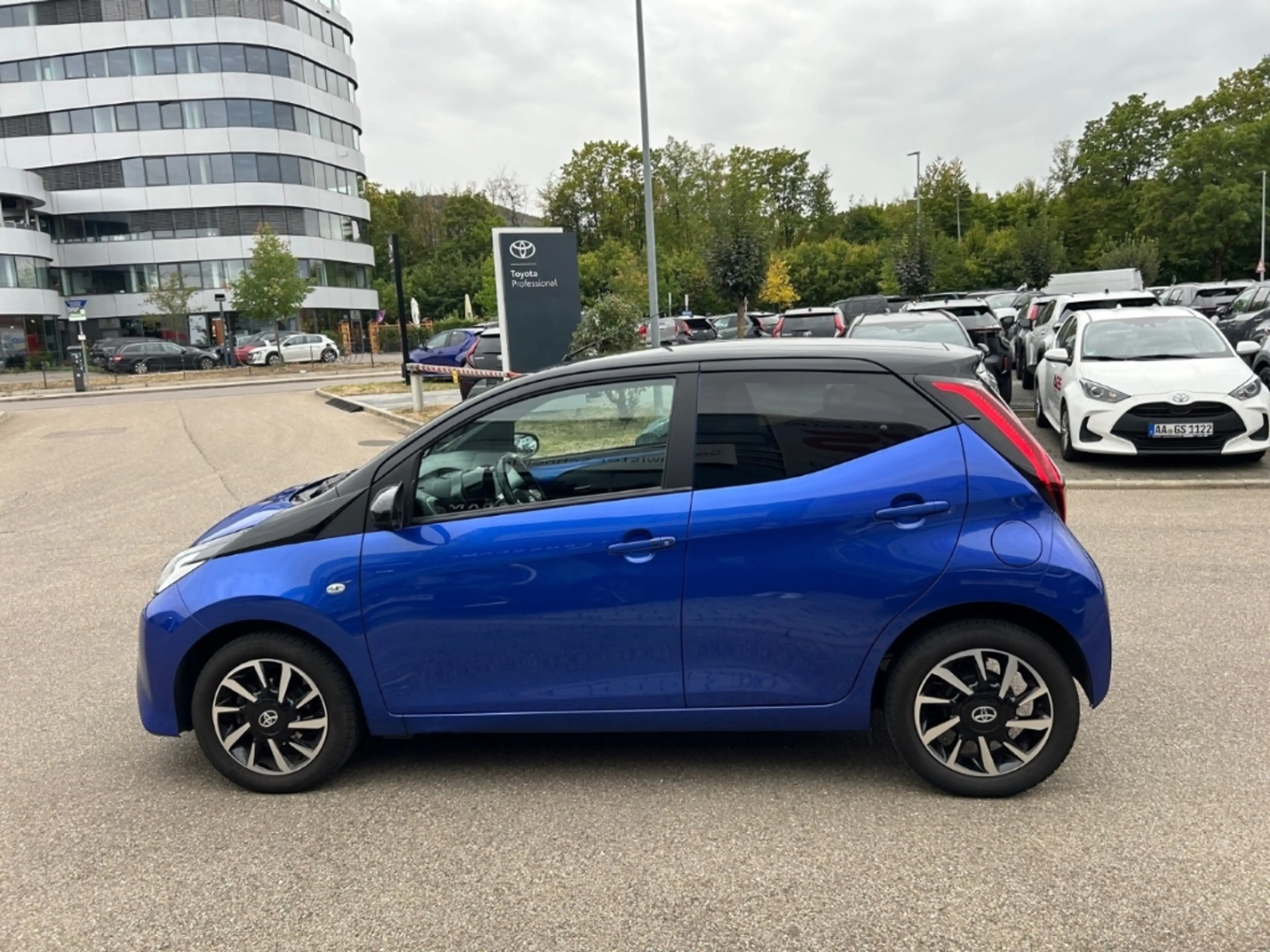 Toyota Aygo X-final 1.0L 5-Gang *8-Fach Bereift* — photo 6