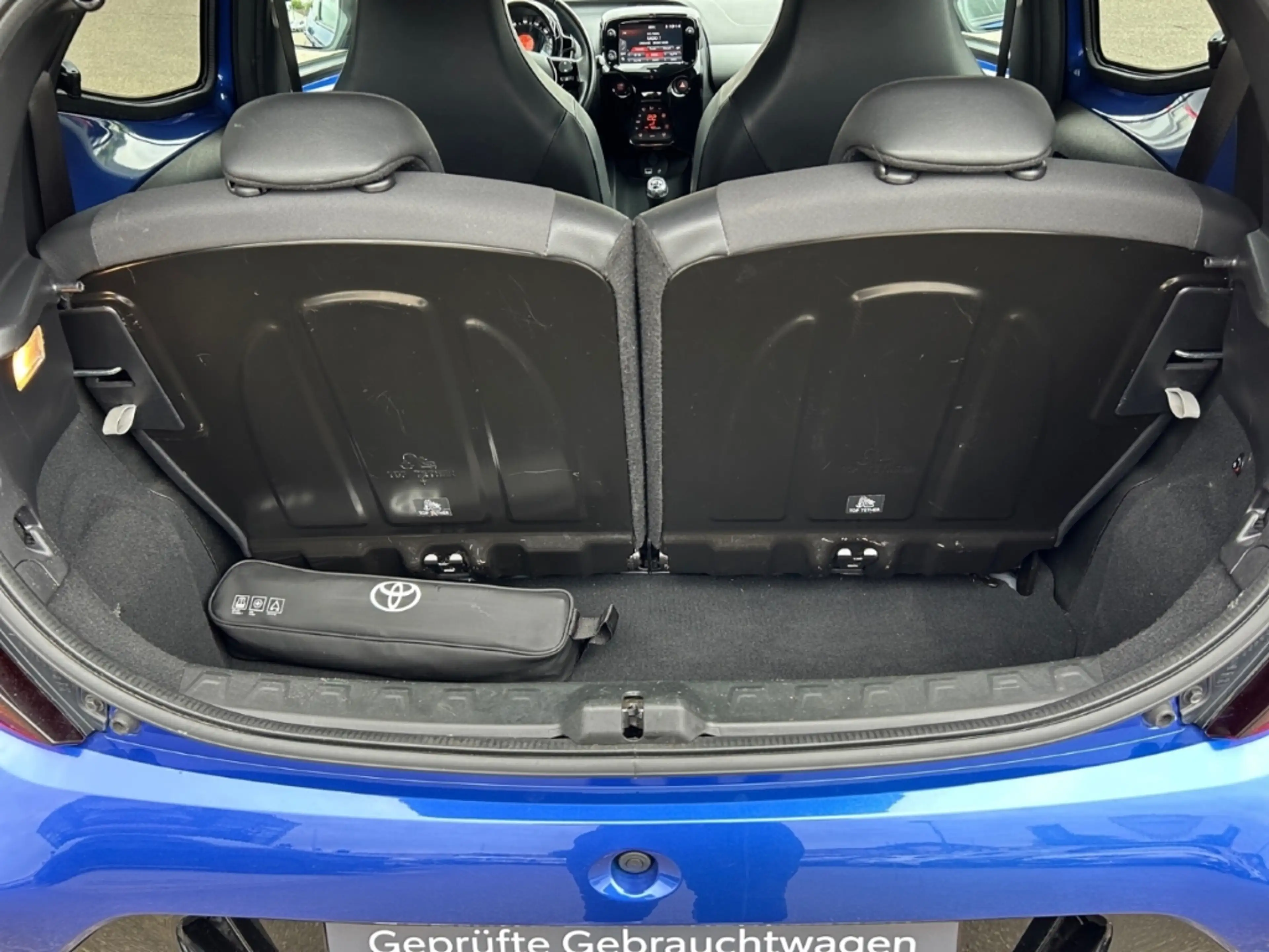 Toyota Aygo X-final 1.0L 5-Gang *8-Fach Bereift* — photo 10